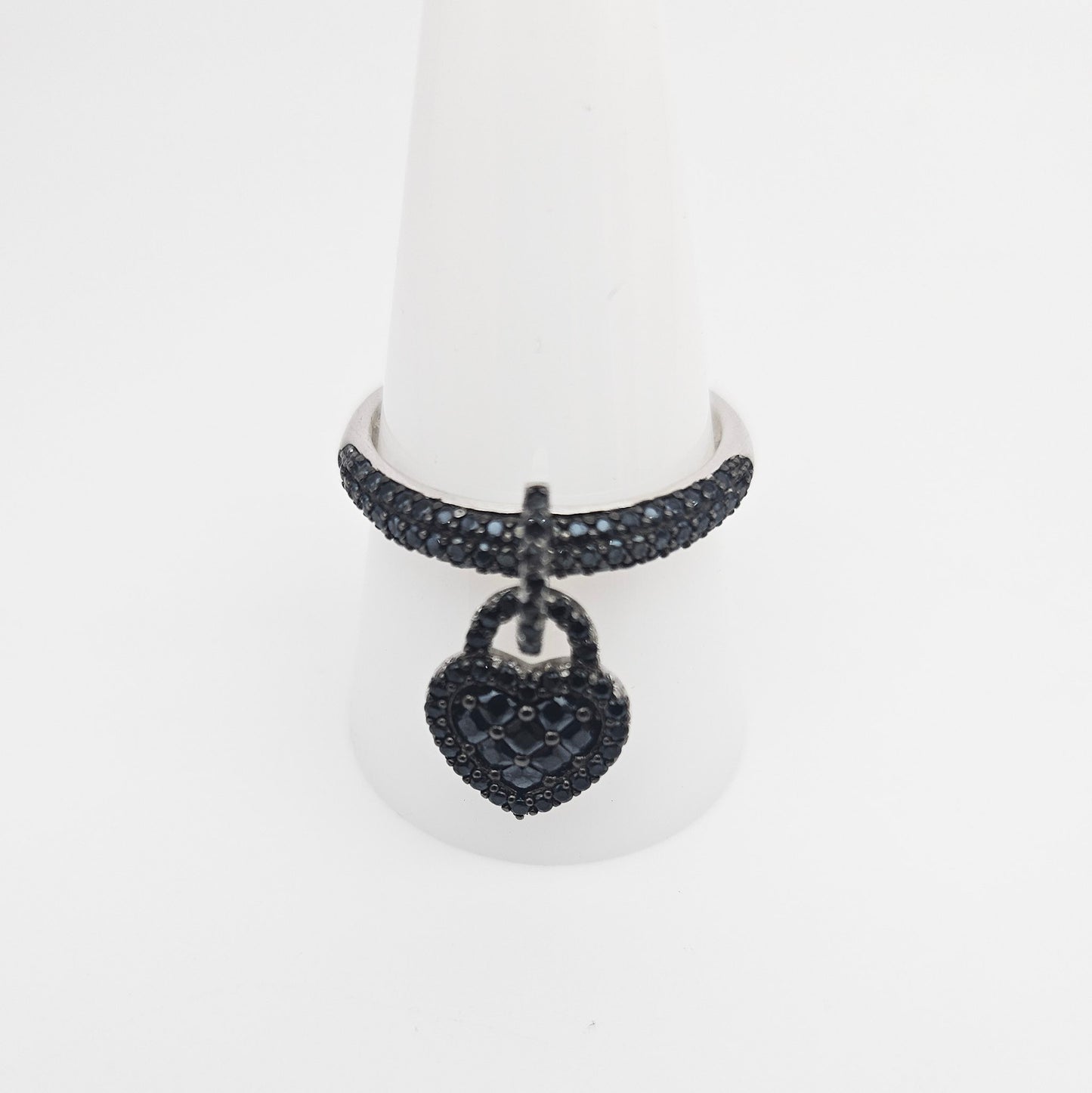 Black Stone Heart Ring | Estate-Style Statement Jewelry
