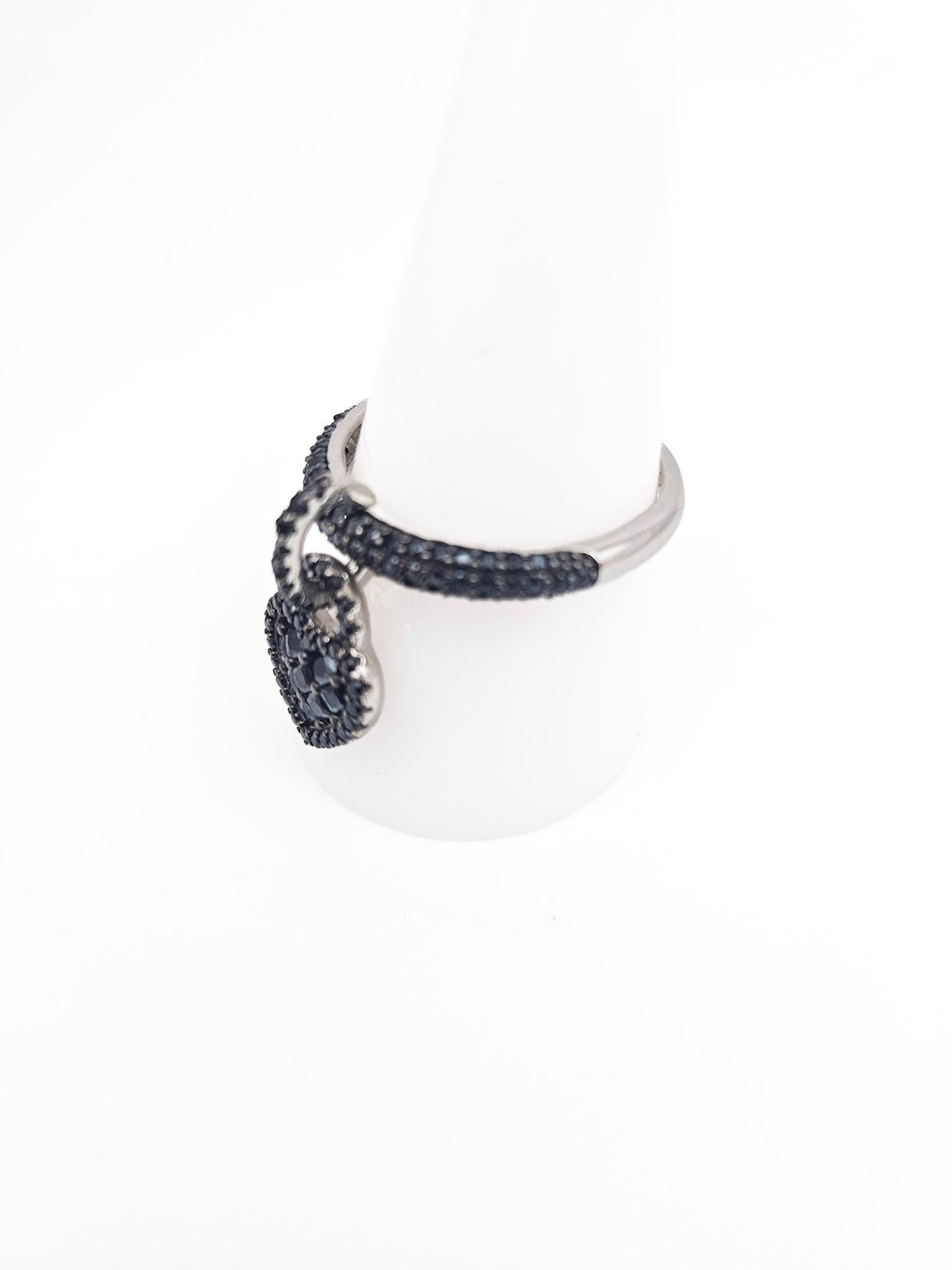 Black Stone Heart Ring | Estate-Style Statement Jewelry
