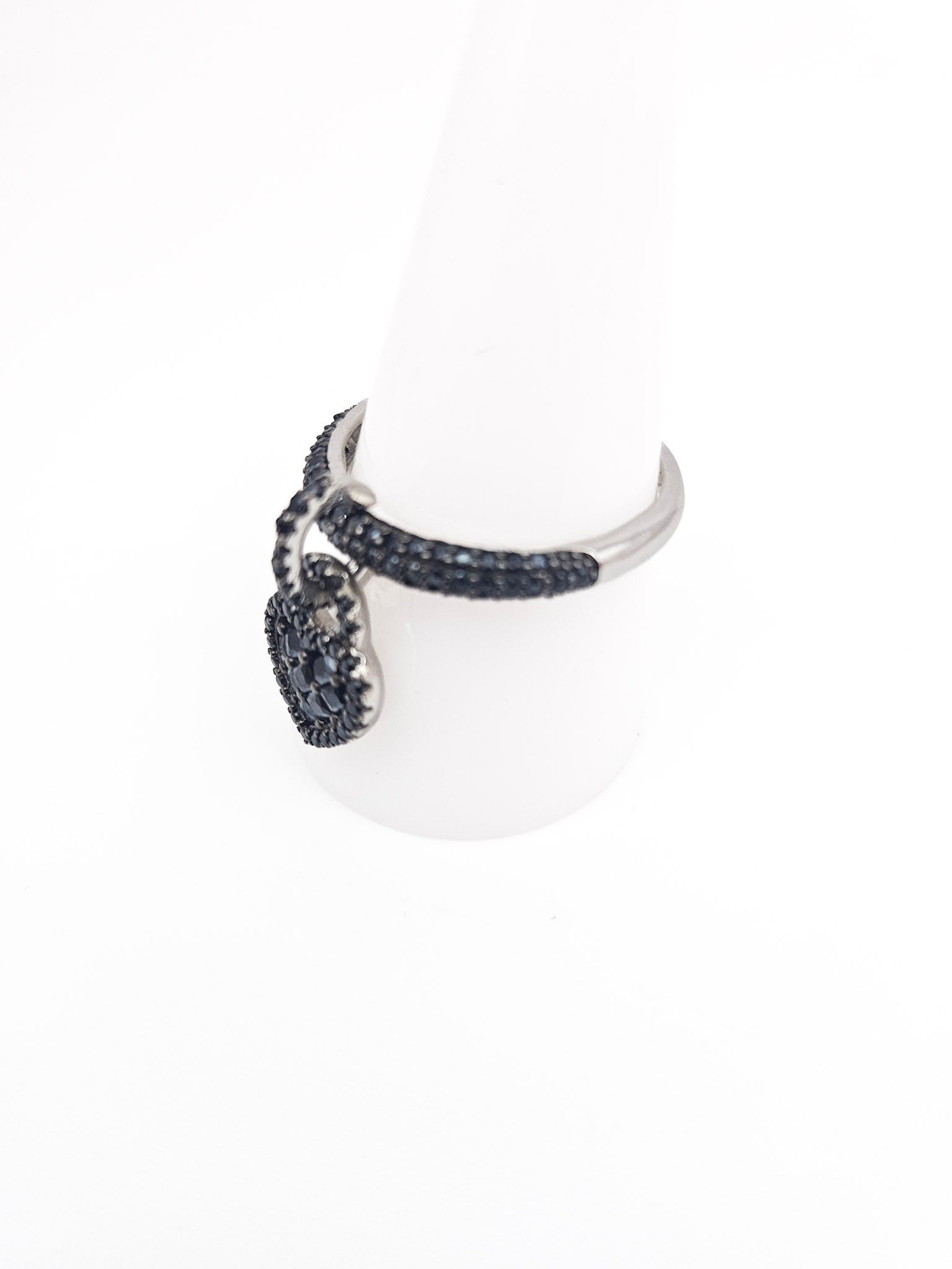 Black Stone Heart Ring | Estate-Style Statement Jewelry