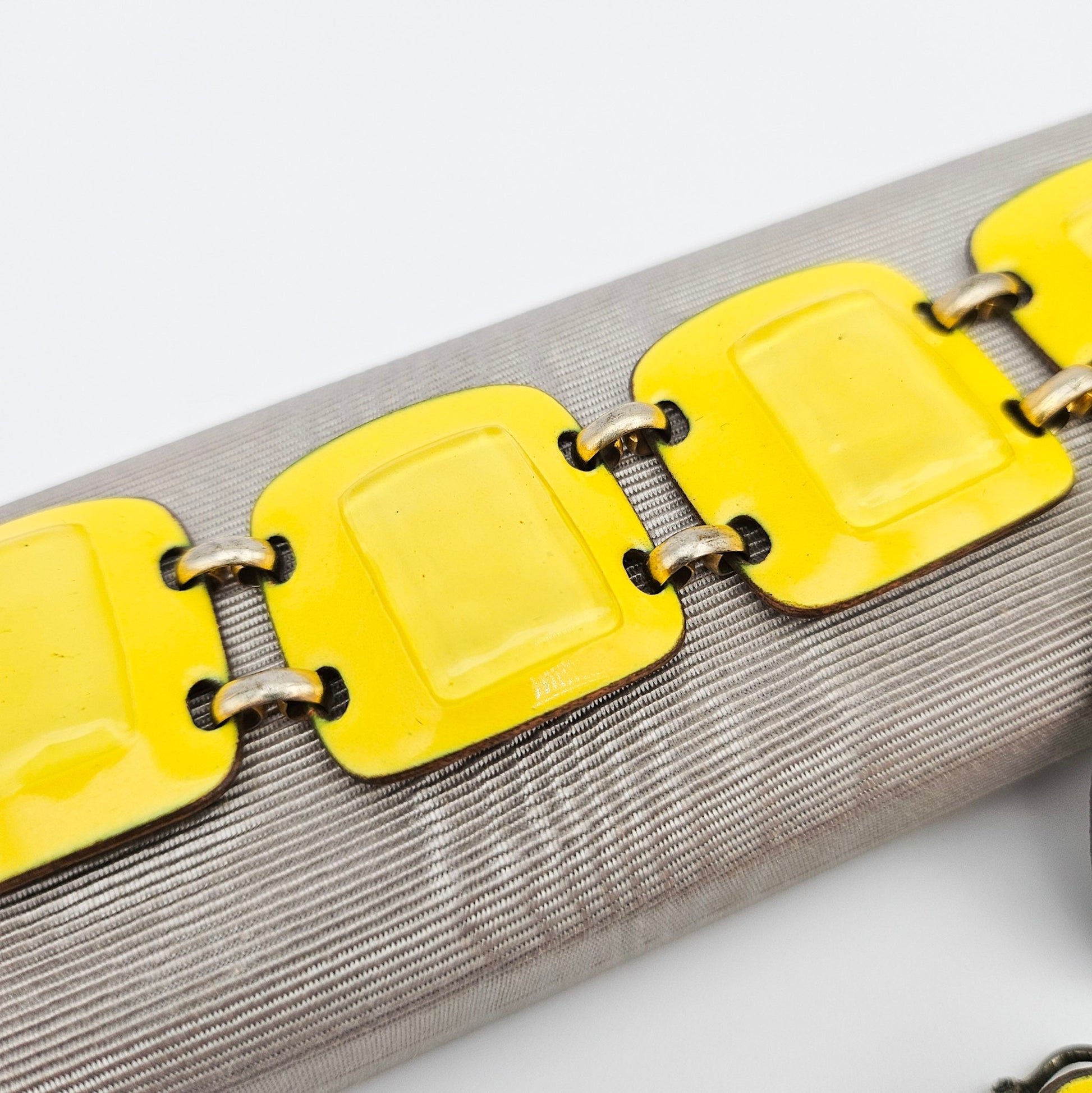 Kay Den Signed Yellow Enamel & Glass on Copper 3-Piece Modernist Set - jewelry set detail