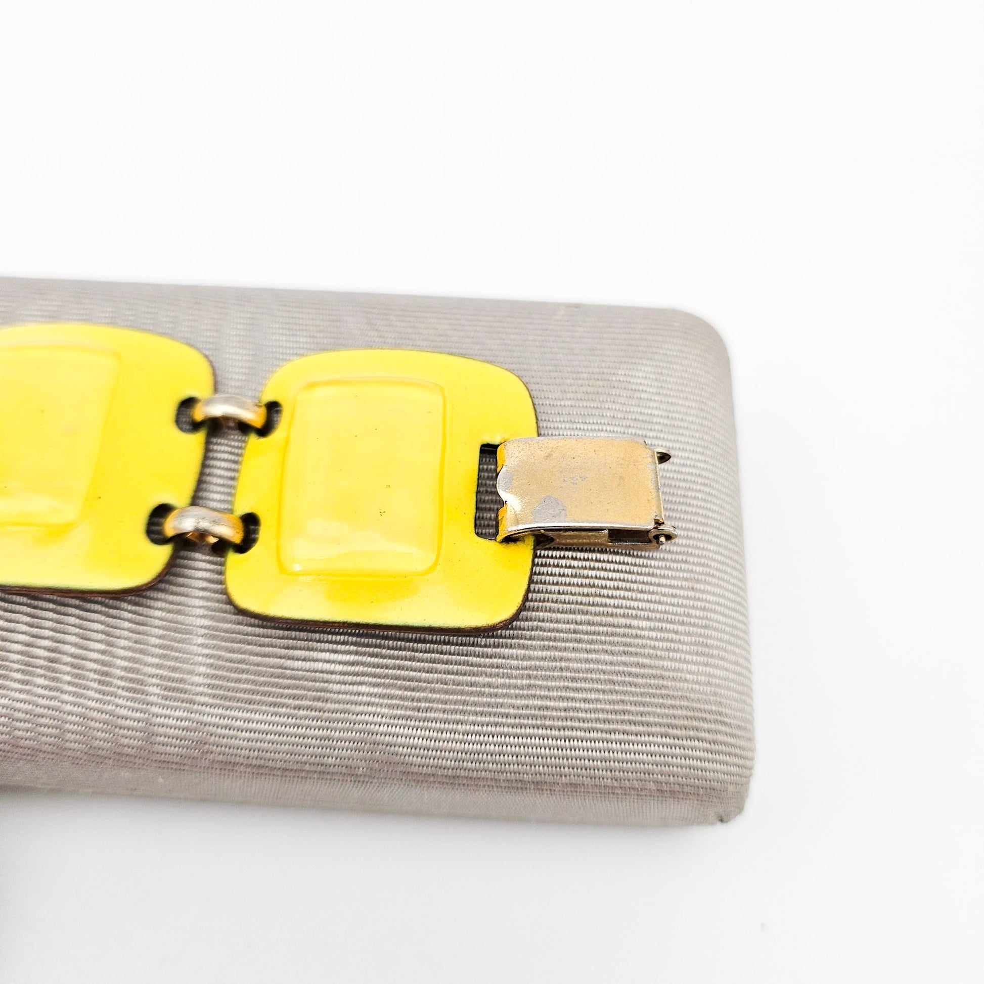 Kay Den Signed Yellow Enamel & Glass on Copper 3-Piece Modernist Set - jewelry set detail
