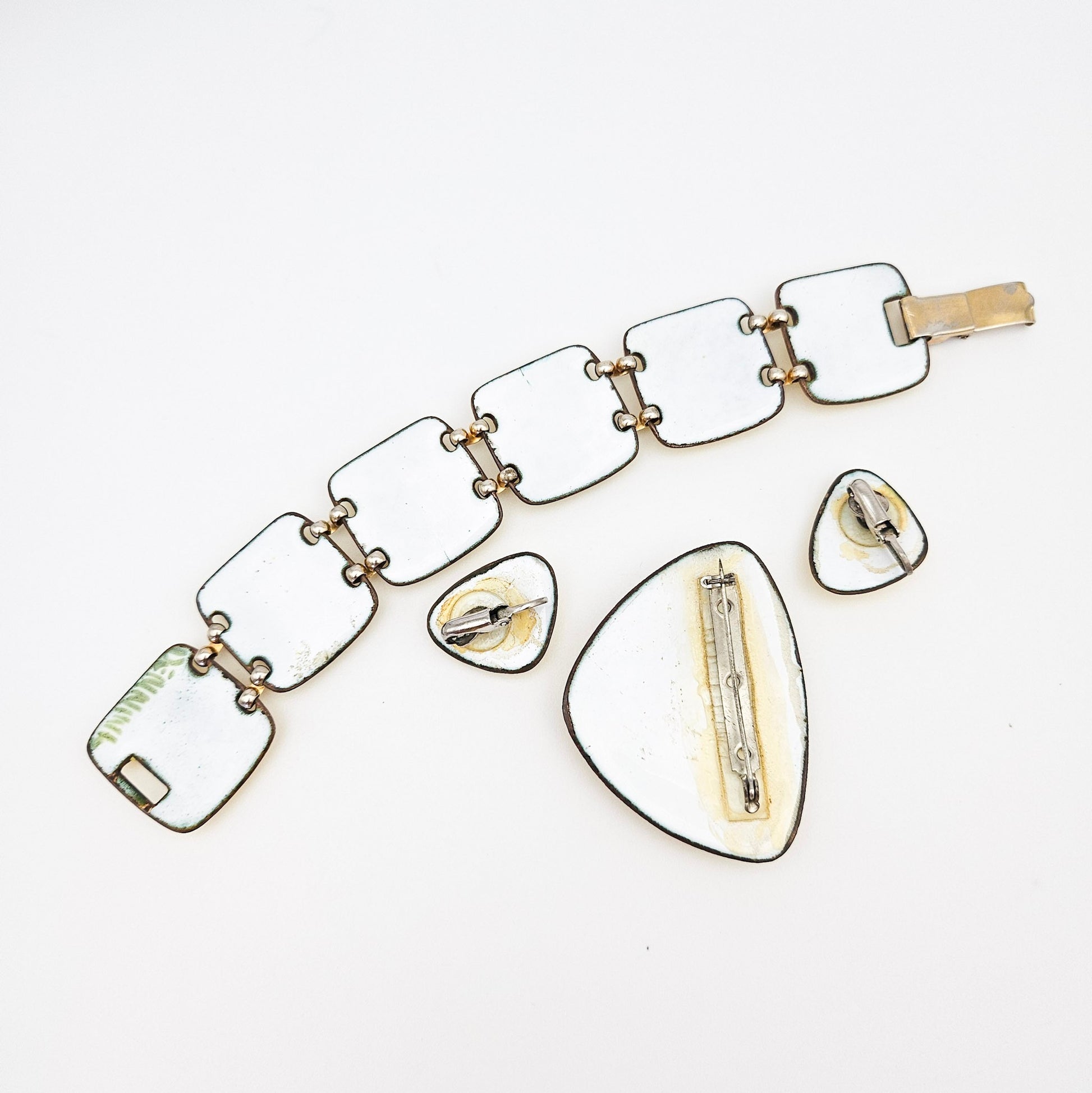 Kay Den Signed Yellow Enamel & Glass on Copper 3-Piece Modernist Set - jewelry set detail
