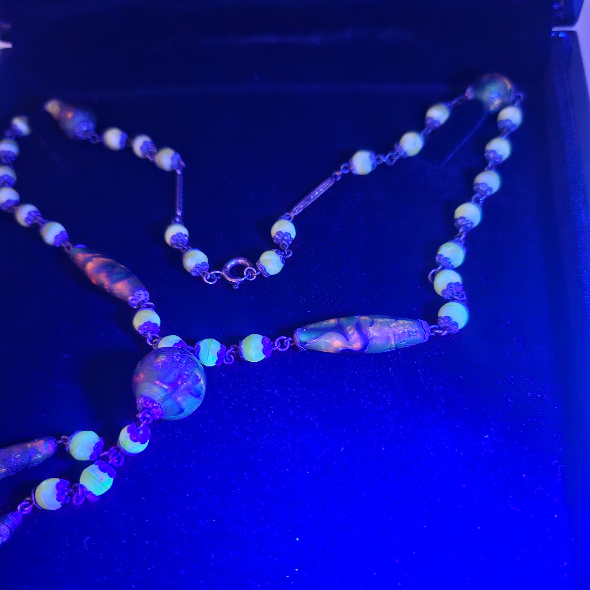 Uranium Glass Czech Foiled Art Glass Y Necklace - necklace detail