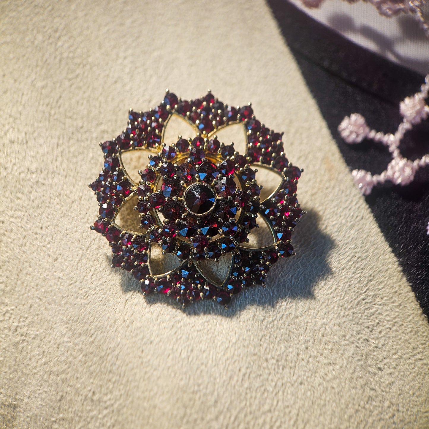 Bohemian Garnet Star Pendant Brooch - pendant brooch detail