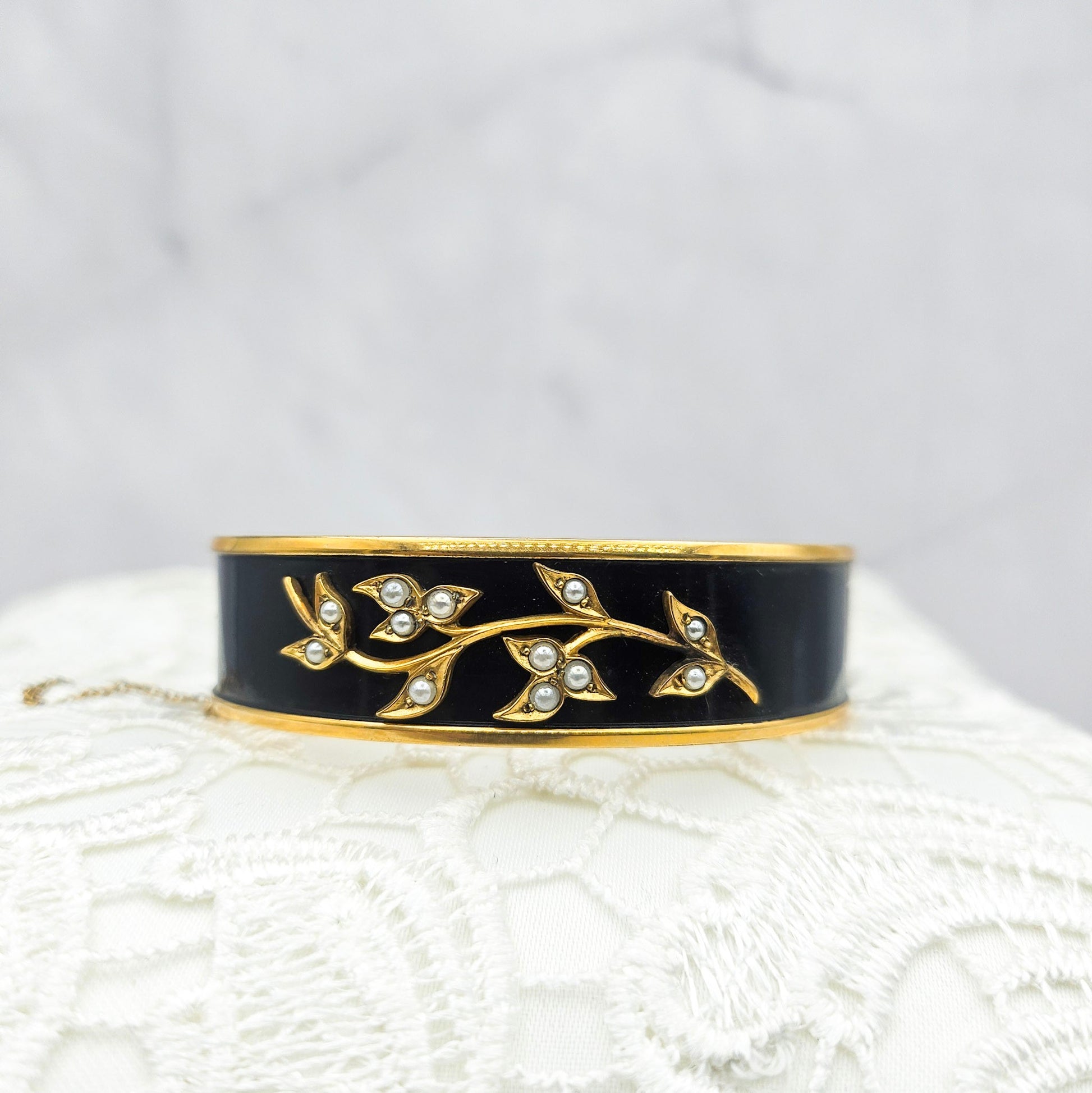 1930s Binder Brothers Rolled Gold Bracelet - bracelet detail