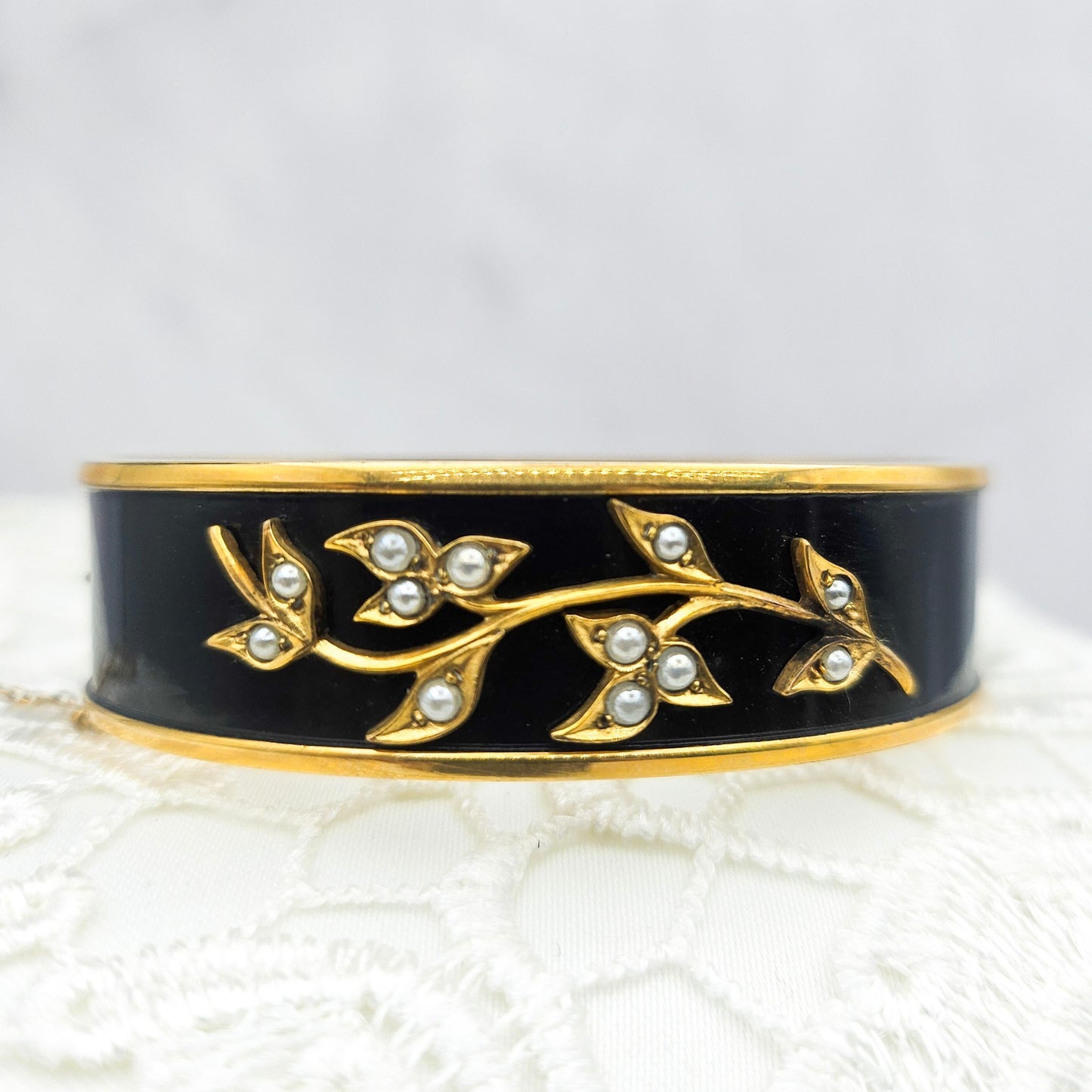 1930s Binder Brothers Rolled Gold Bracelet - bracelet detail