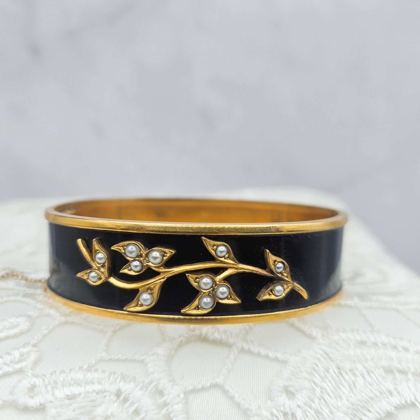 1930s Binder Brothers Rolled Gold Bracelet - bracelet detail