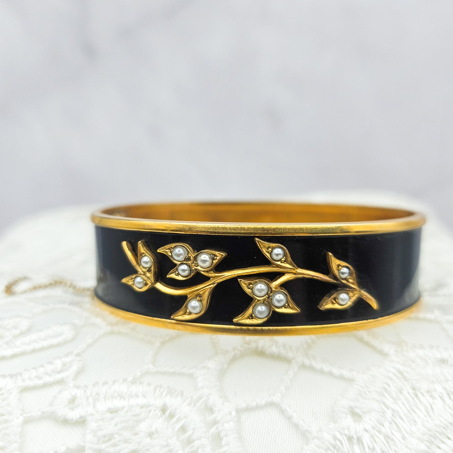 1930s Binder Brothers Rolled Gold Bracelet - bracelet detail