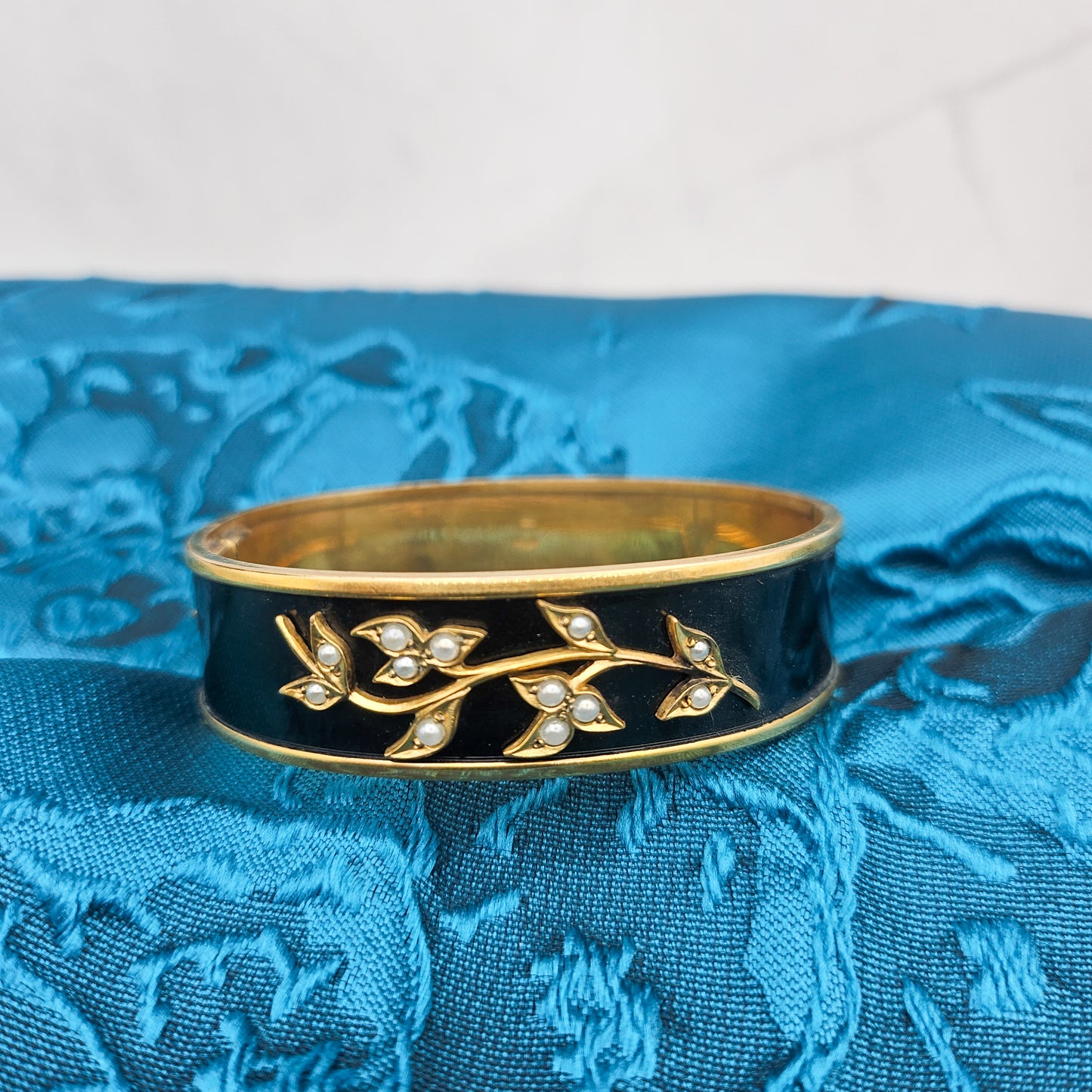 1930s Binder Brothers Rolled Gold Bracelet - bracelet detail
