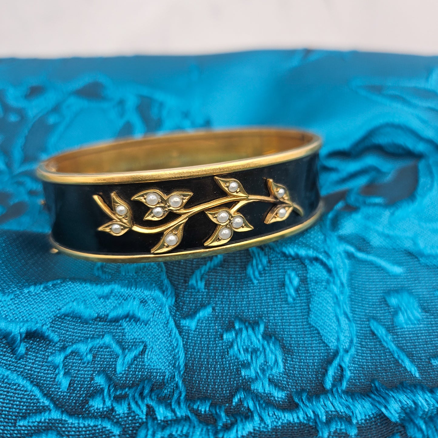 1930s Binder Brothers Rolled Gold Bracelet - bracelet detail