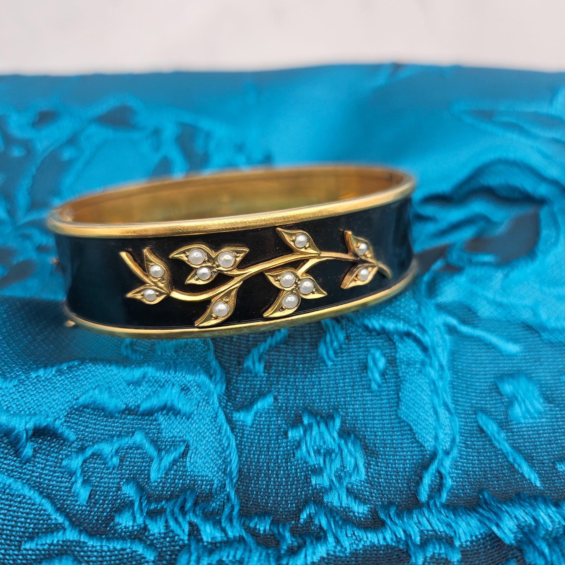 1930s Binder Brothers Rolled Gold Bracelet - bracelet detail