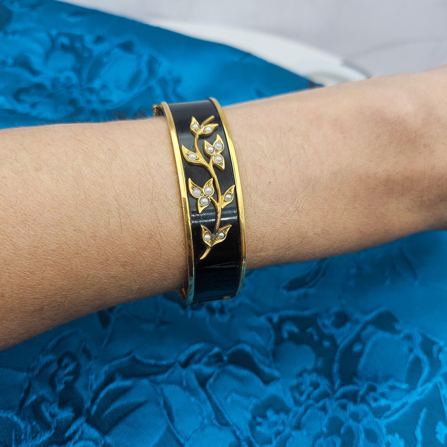 1930s Binder Brothers Rolled Gold Bracelet - bracelet detail