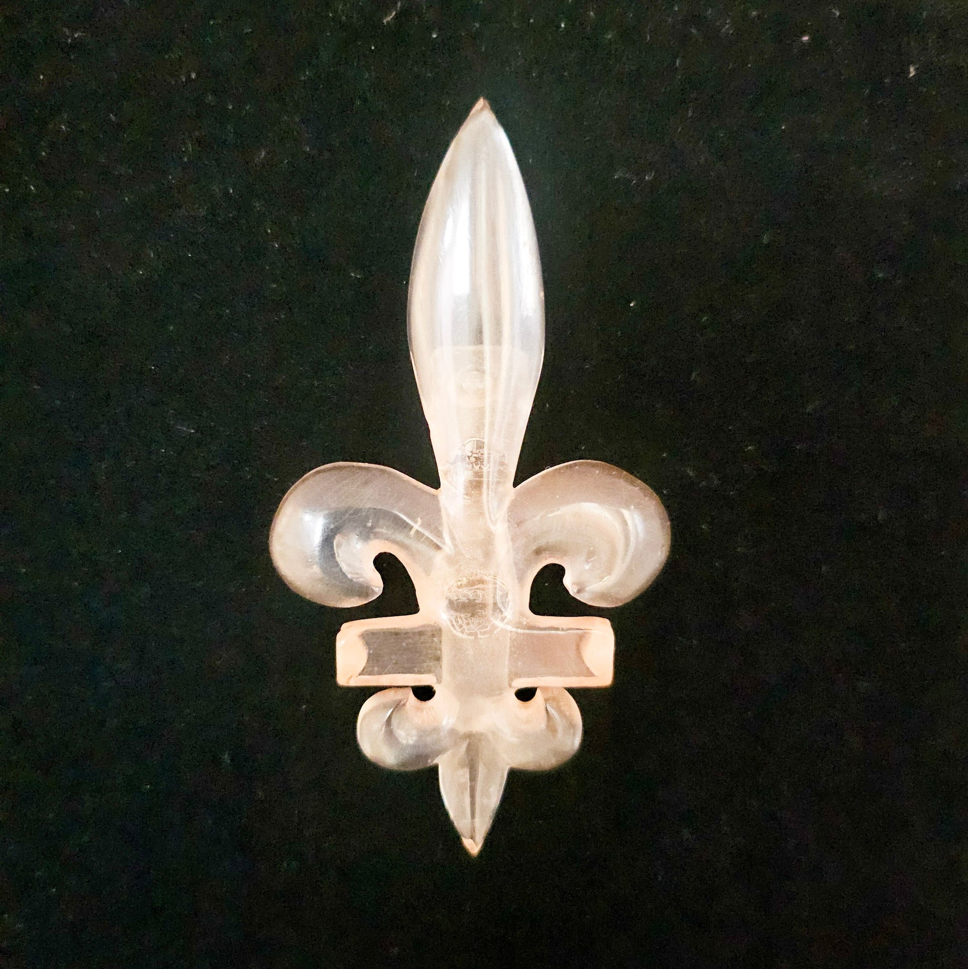 Vintage Pink Celluloid Fleur-de-Lis Brooch - brooch detail