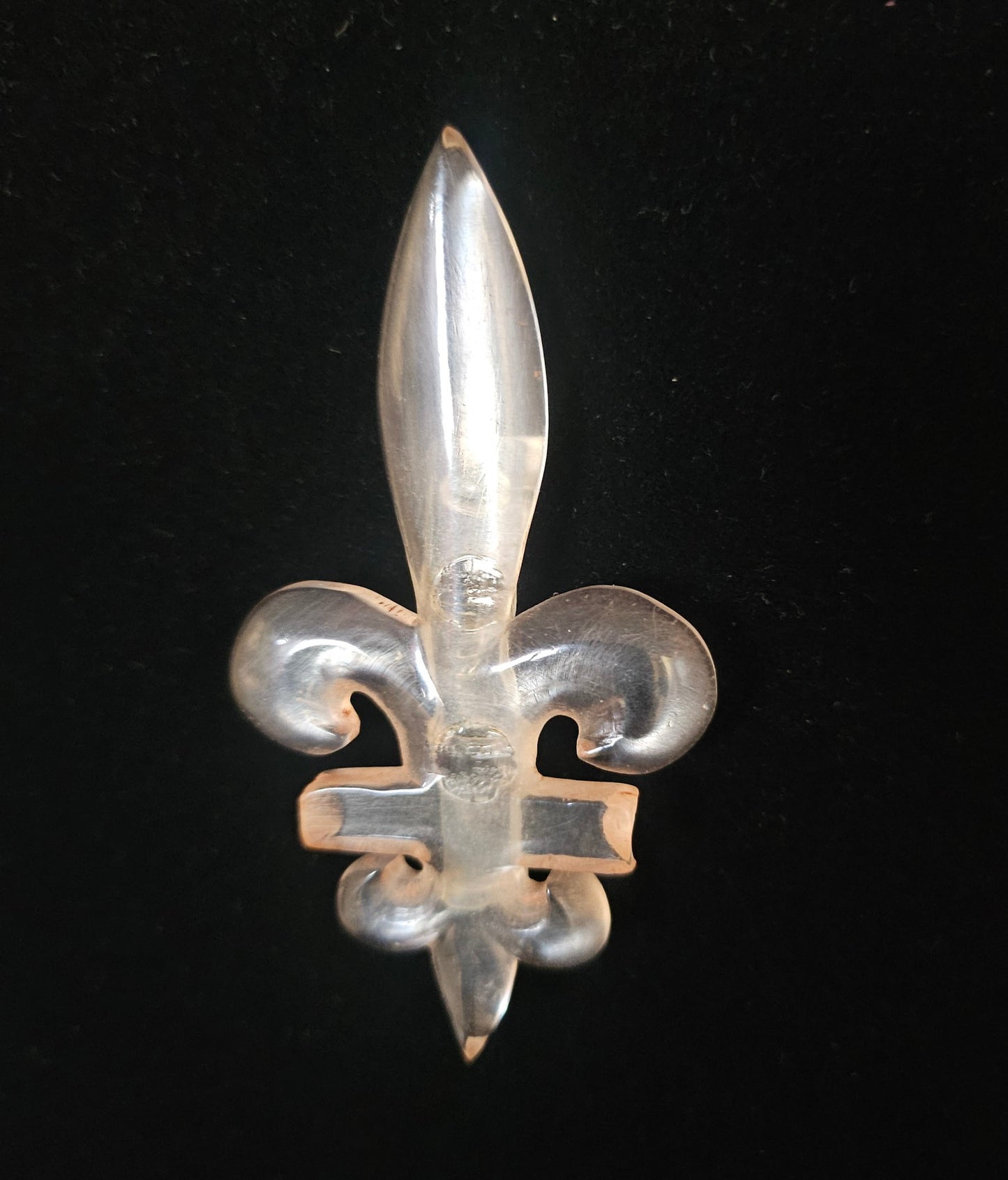 Vintage Pink Celluloid Fleur-de-Lis Brooch - brooch detail