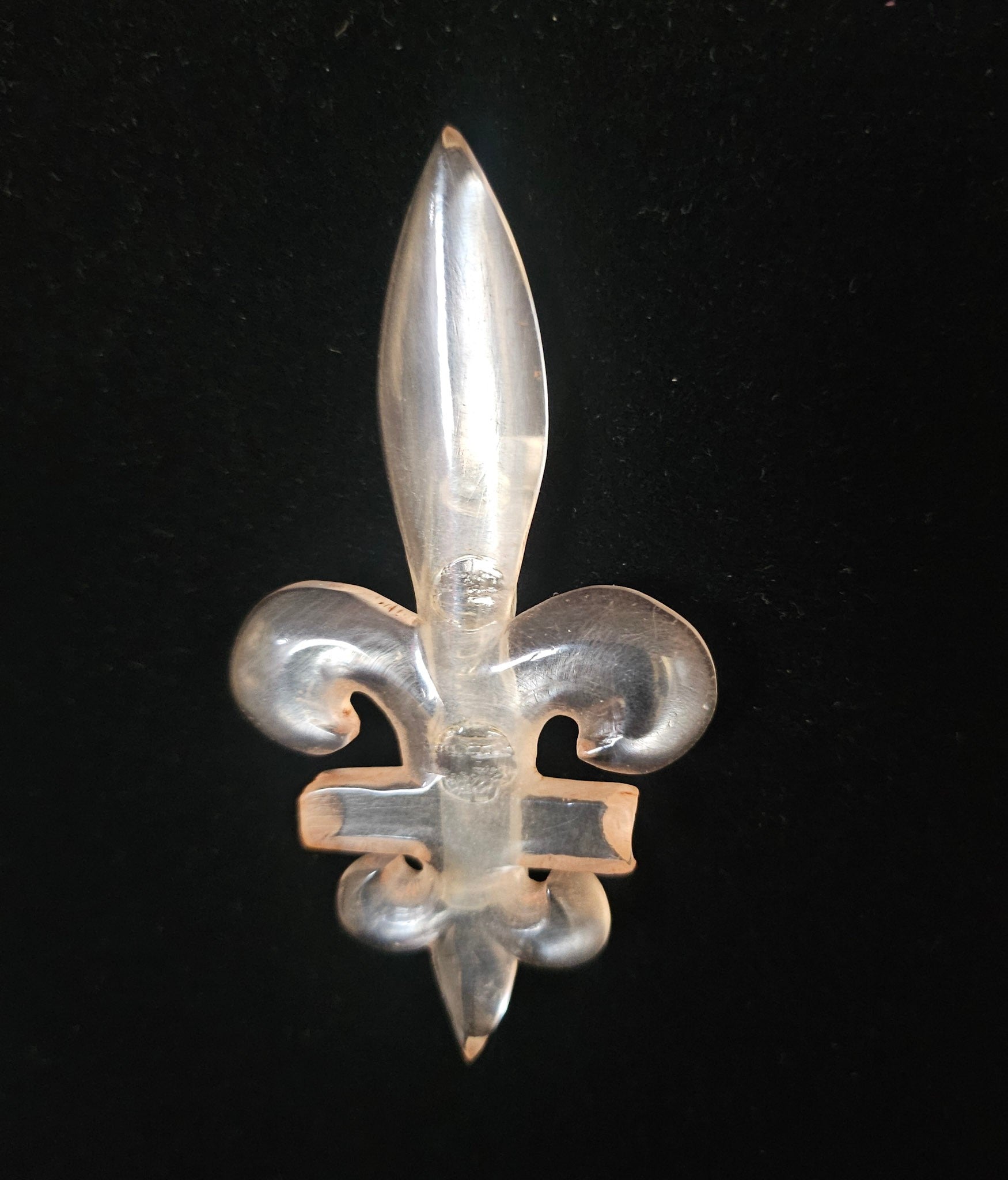 Vintage Pink Celluloid Fleur-de-Lis Brooch - brooch detail