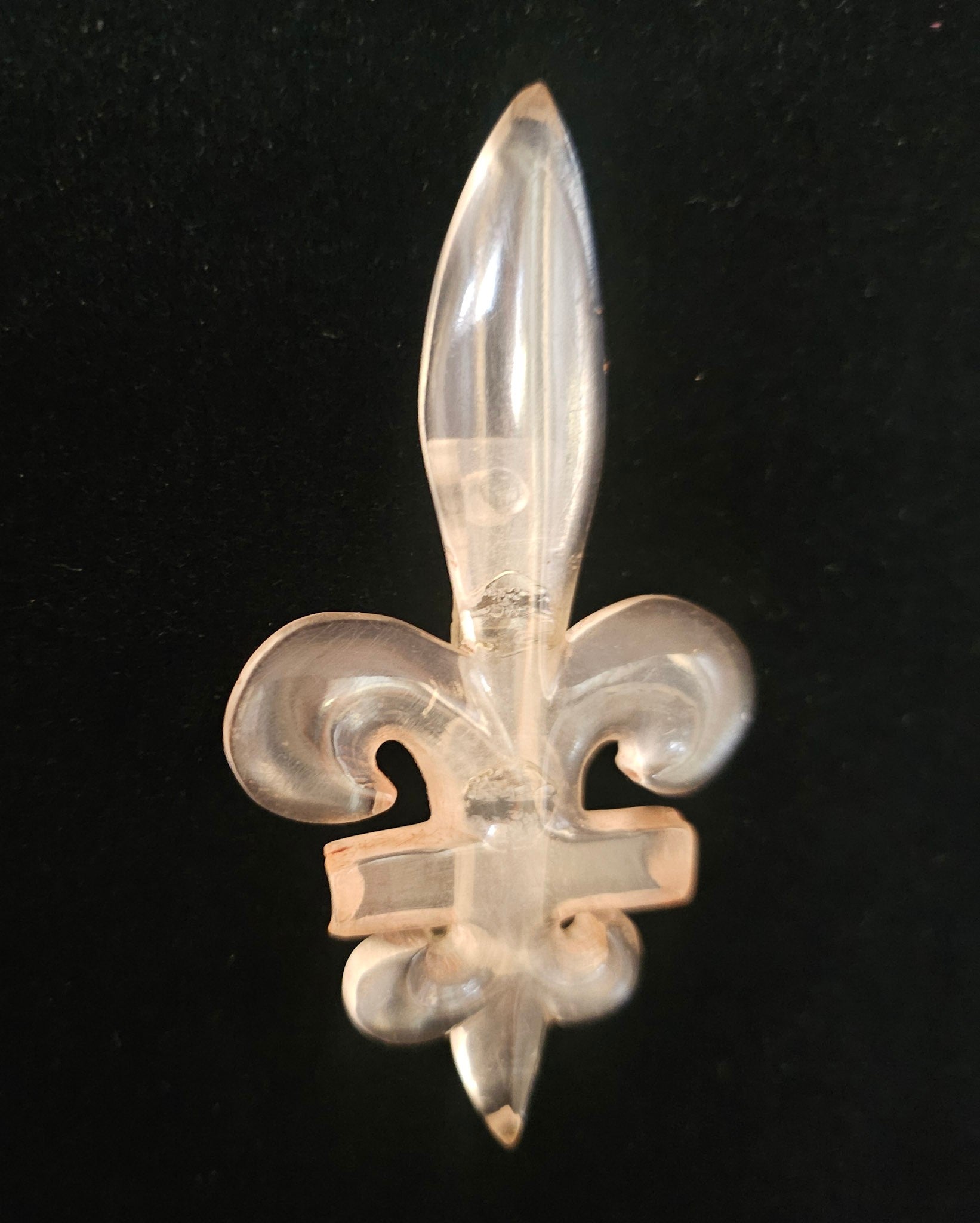 Vintage Pink Celluloid Fleur-de-Lis Brooch - brooch detail