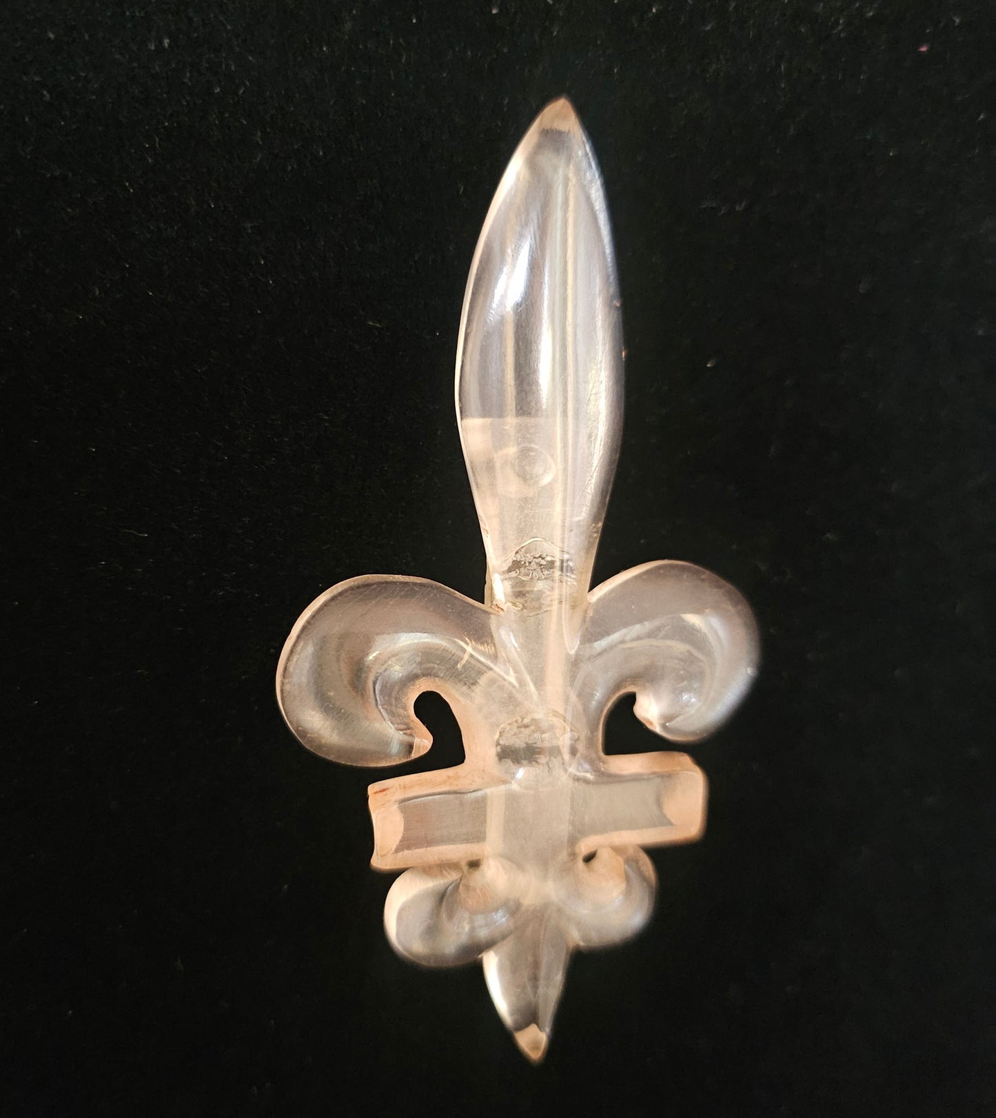 Vintage Pink Celluloid Fleur-de-Lis Brooch - brooch detail