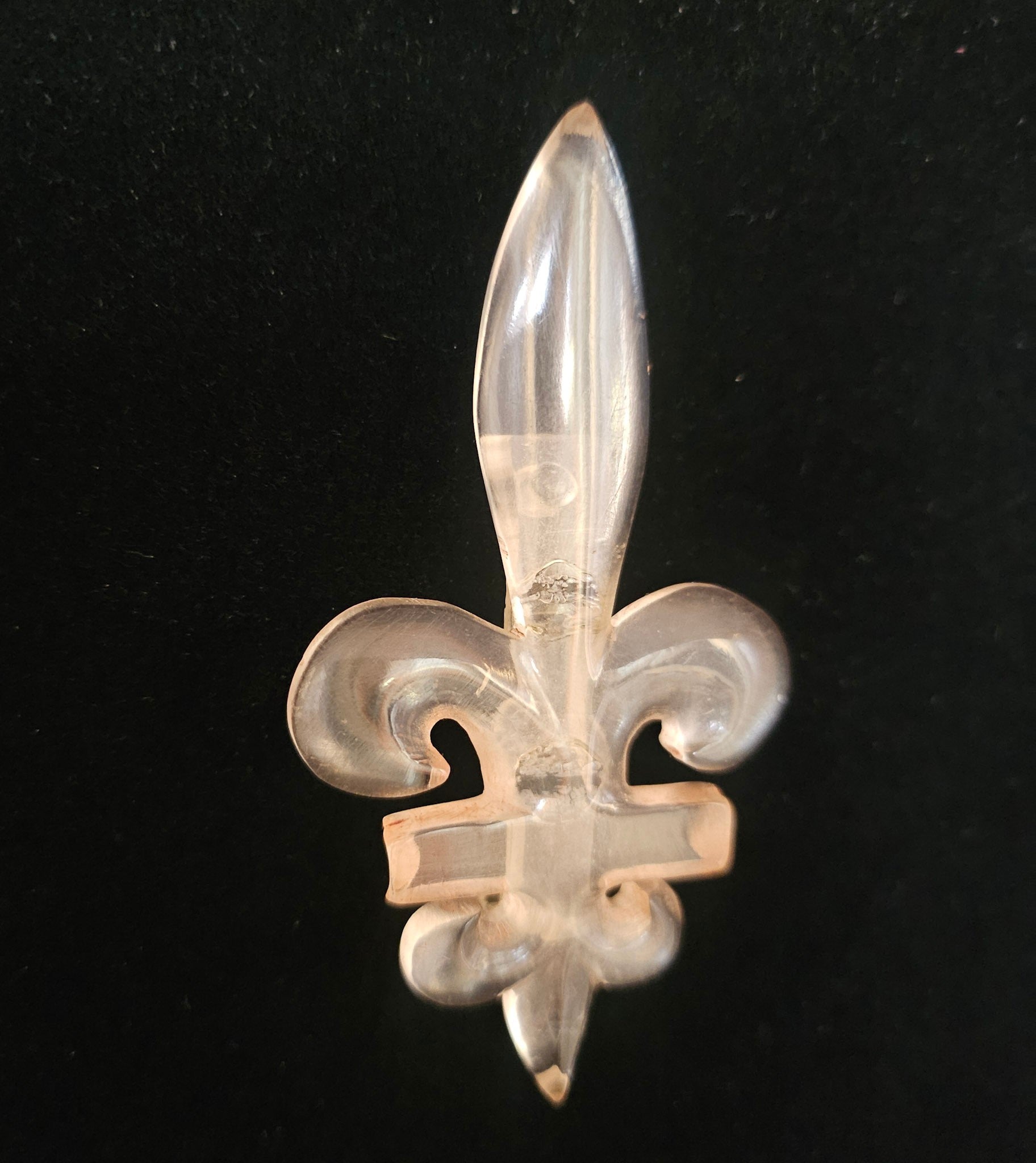 Vintage Pink Celluloid Fleur-de-Lis Brooch - brooch detail