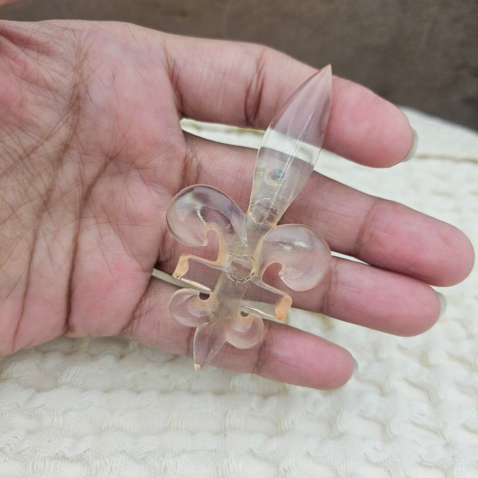 Vintage Pink Celluloid Fleur-de-Lis Brooch - brooch detail
