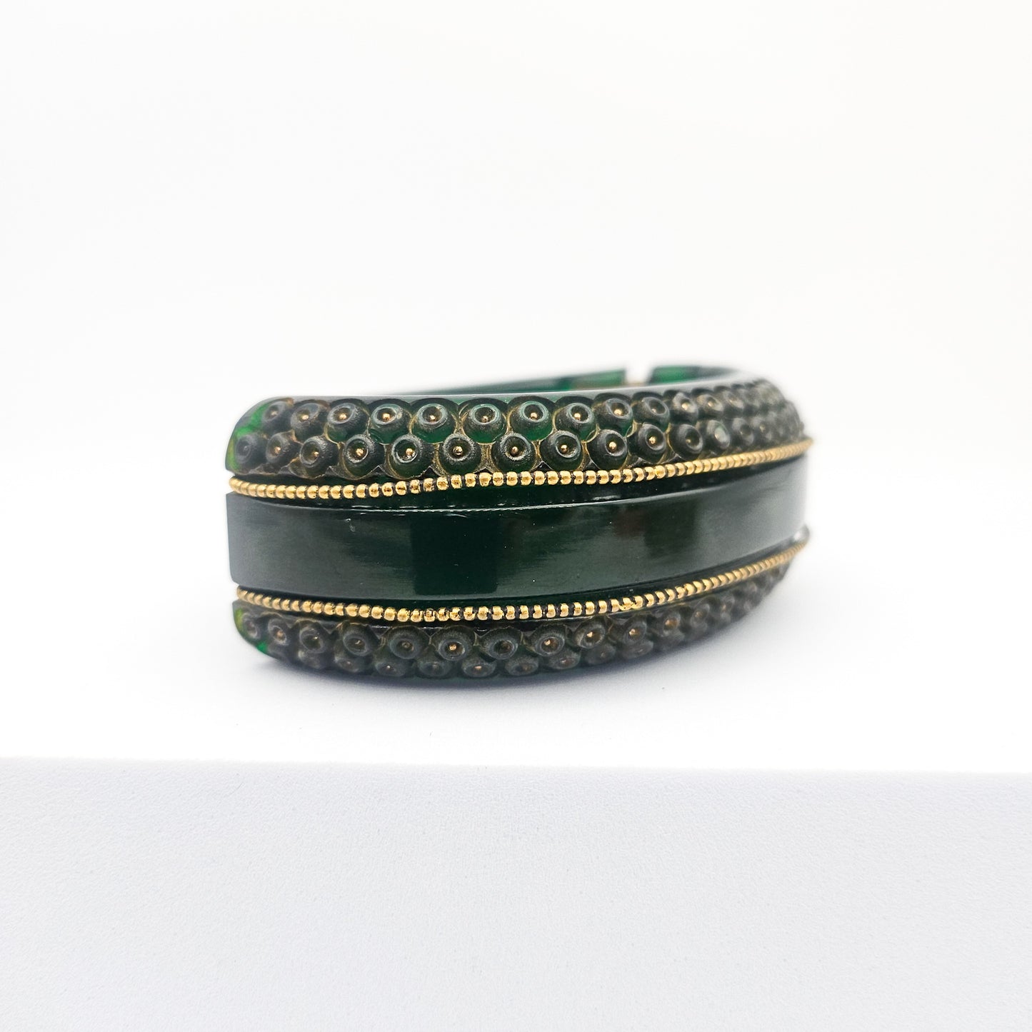 Green & Gold Bakelite Clamper Bangle - bangle bracelet detail