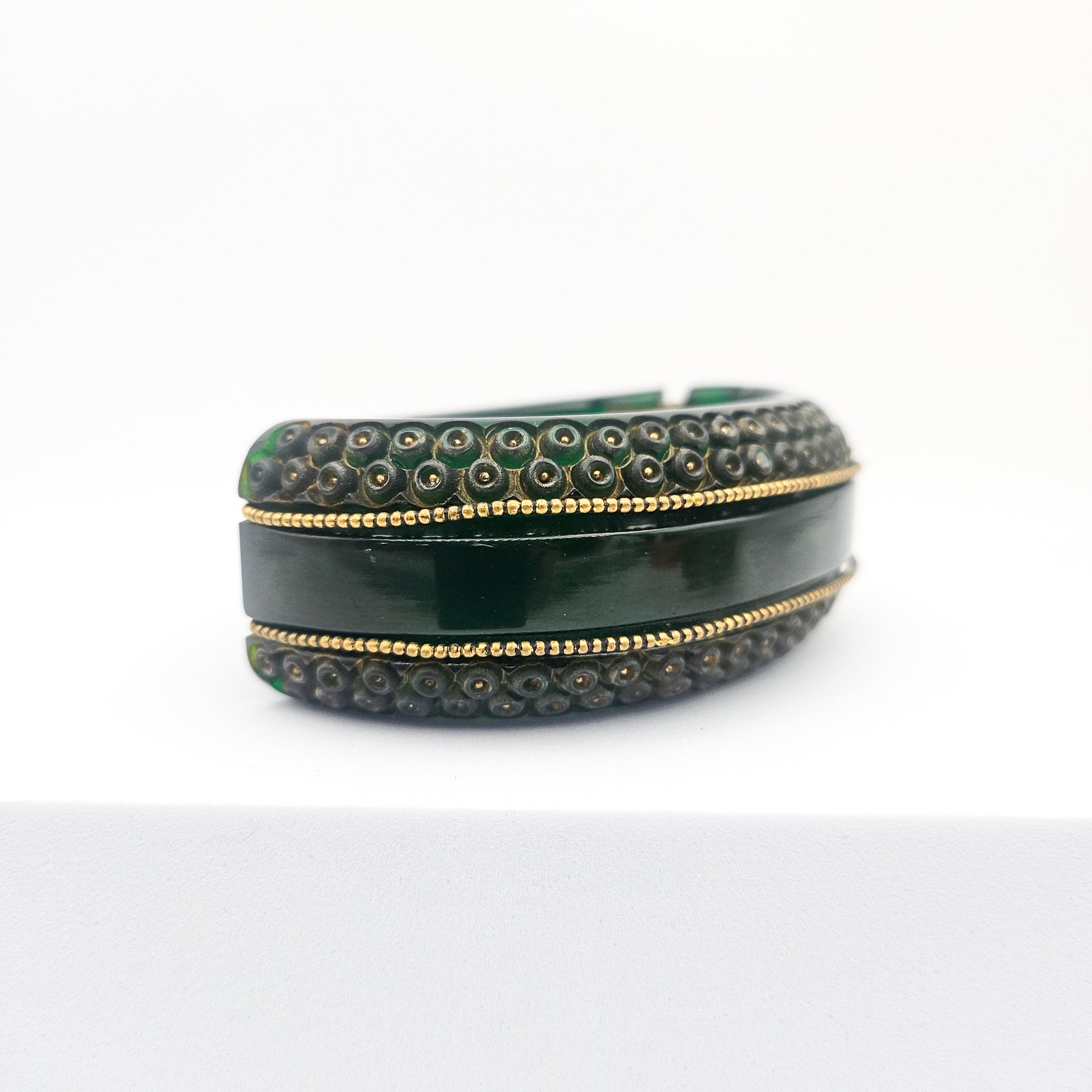 Green & Gold Bakelite Clamper Bangle - bangle bracelet detail