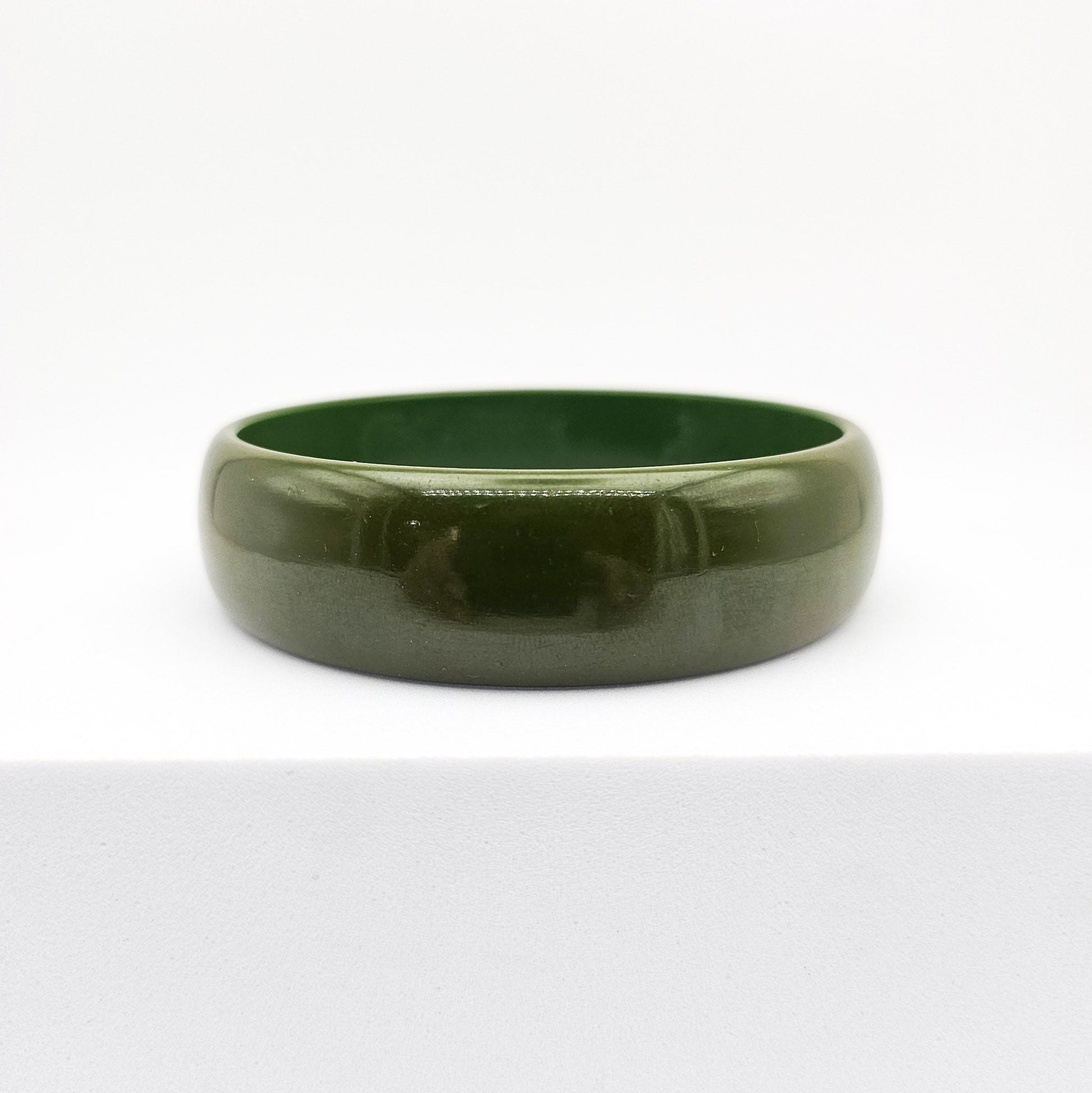 Spinach Green Medium-Wide Bakelite Bangle - bangle bracelet detail