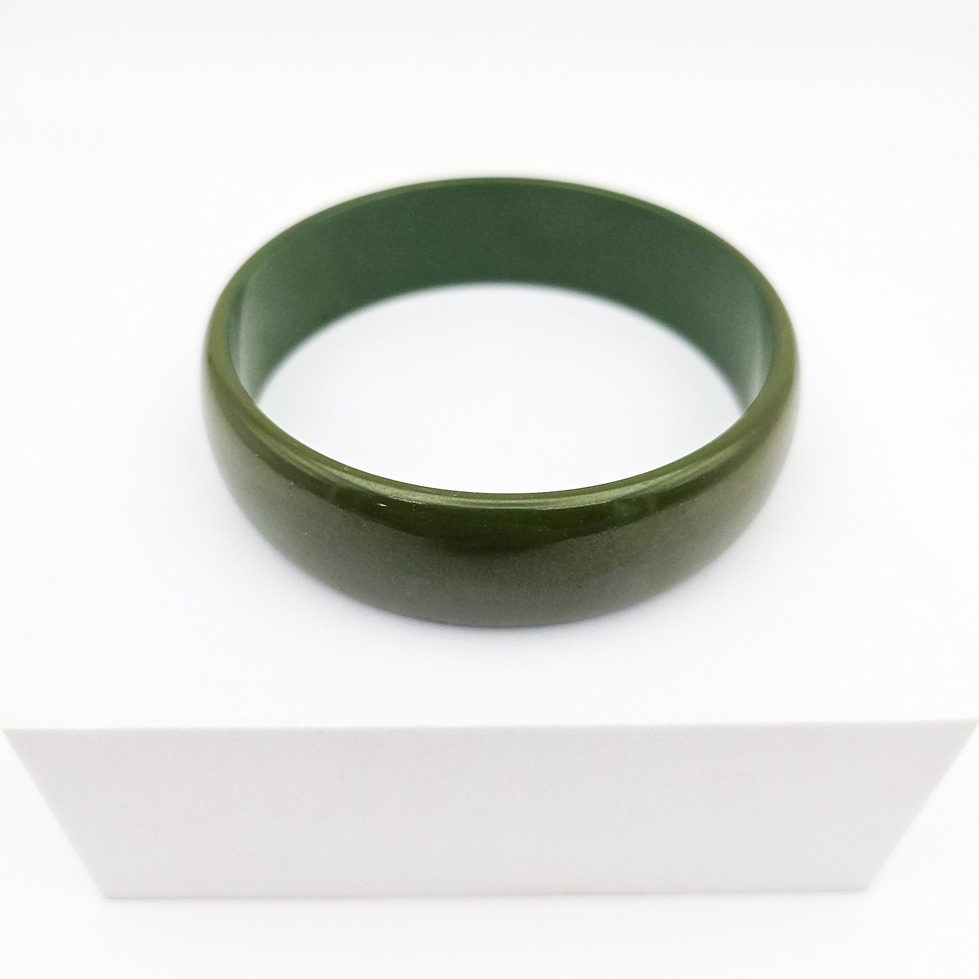Spinach Green Medium-Wide Bakelite Bangle - bangle bracelet detail
