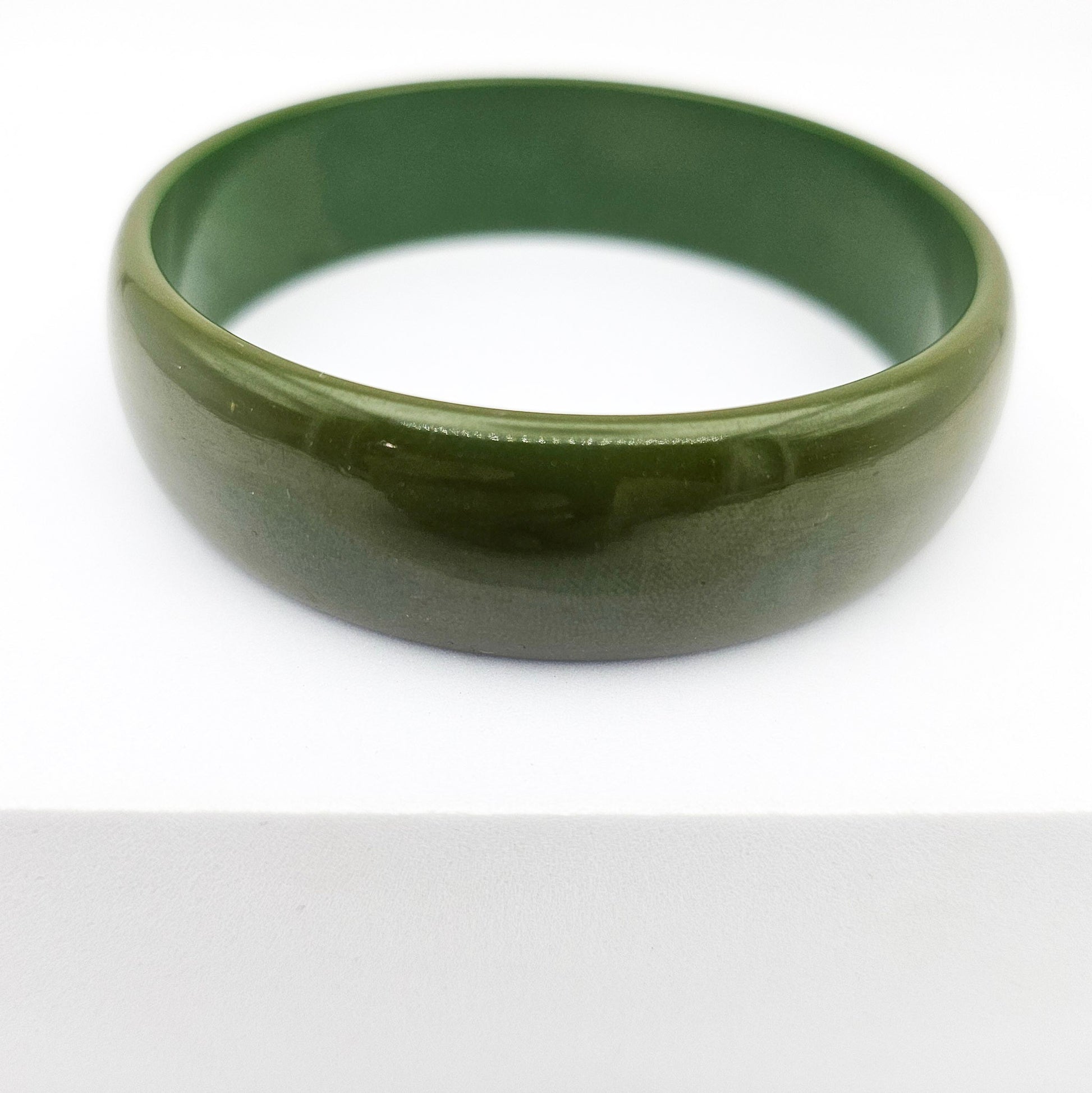 Spinach Green Medium-Wide Bakelite Bangle - bangle bracelet detail