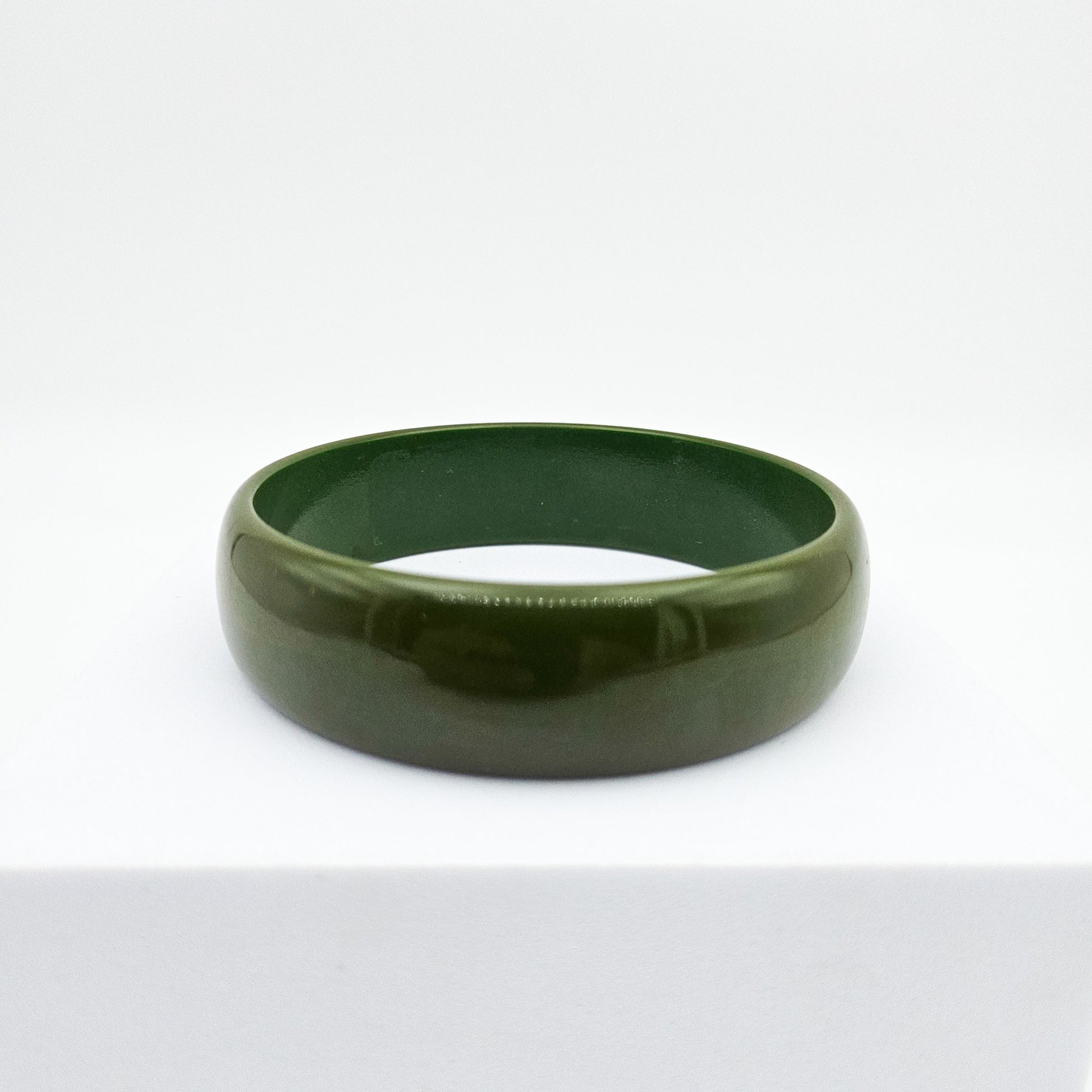 Spinach Green Medium-Wide Bakelite Bangle - bangle bracelet detail