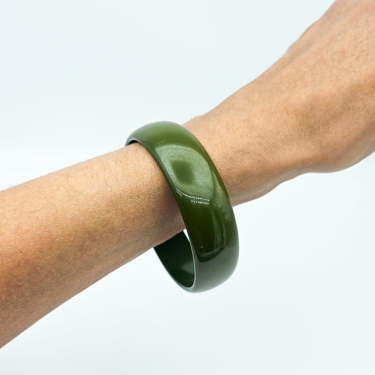 Spinach Green Medium-Wide Bakelite Bangle - bangle bracelet detail