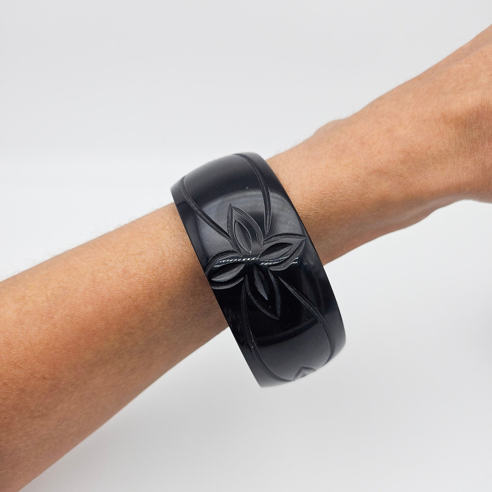 Wide Black Floral Carved Vintage Acrylic Bangle - bangle bracelet detail