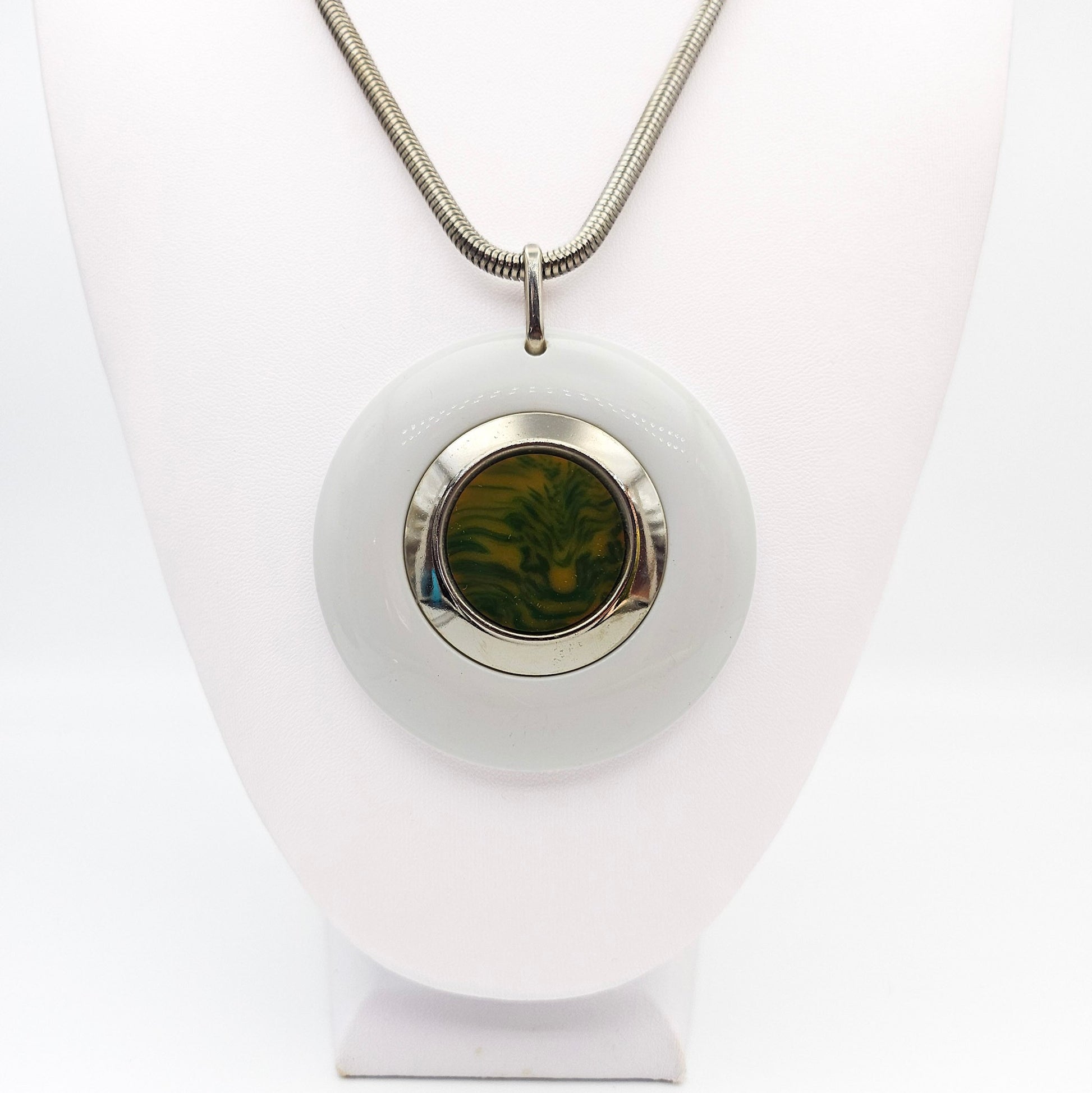 White Medallion & Tested Bakelite Retro Necklace | Vintage Statement Jewelry