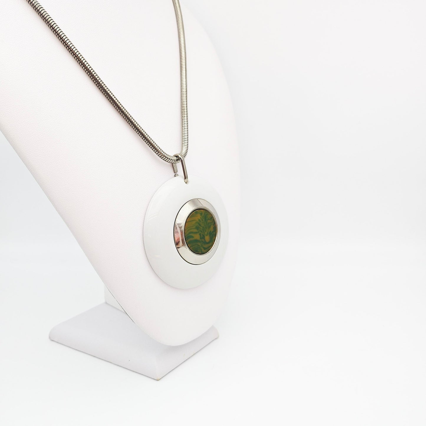 White Medallion & Tested Bakelite Retro Necklace | Vintage Statement Jewelry