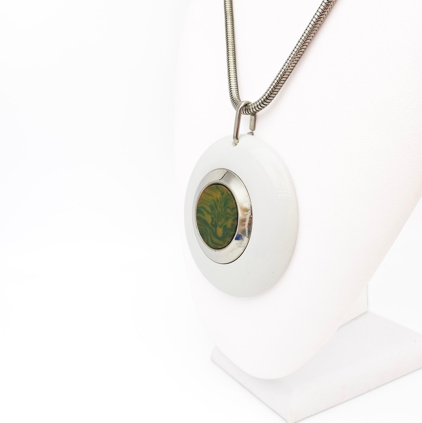 White Medallion & Tested Bakelite Retro Necklace | Vintage Statement Jewelry