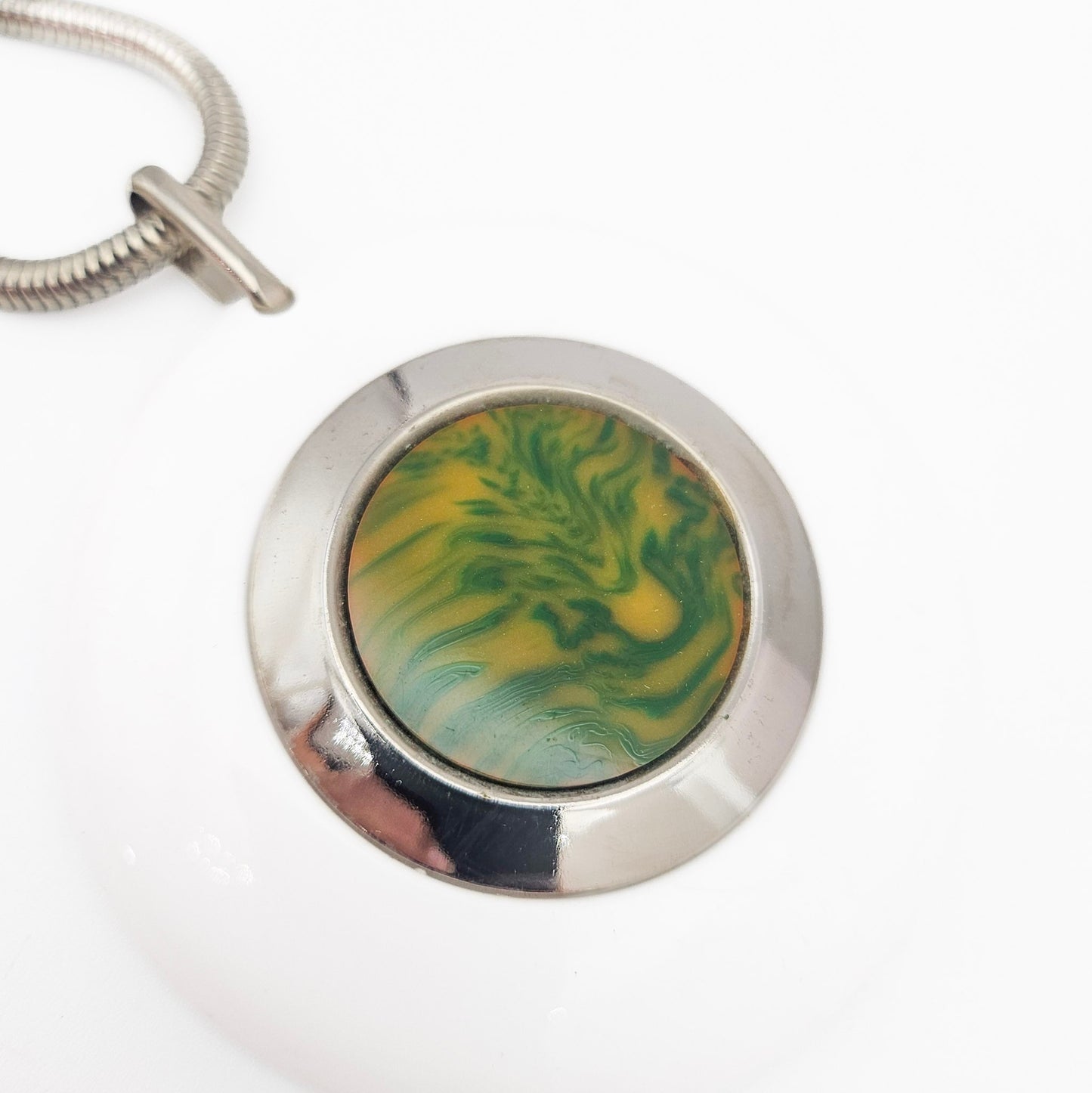 White Medallion & Tested Bakelite Retro Necklace | Vintage Statement Jewelry