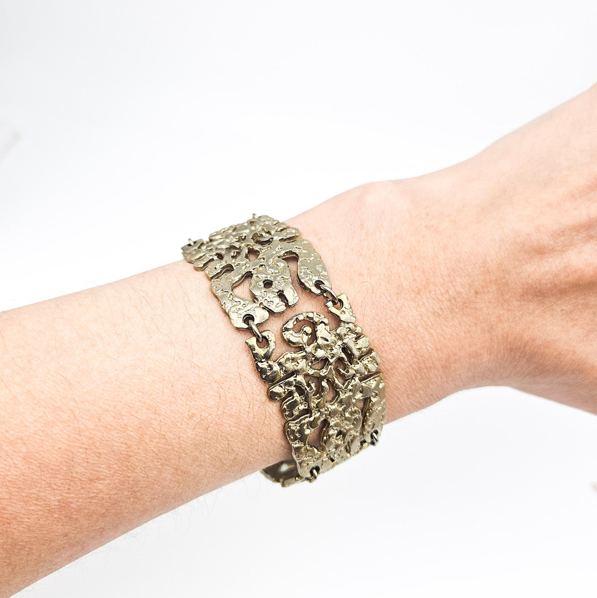 Vintage Brutalist Silver-Tone Bracelet - bracelet detail