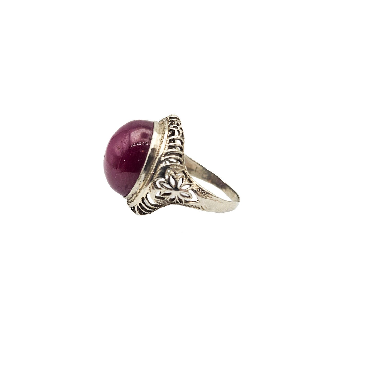Ruby-Red Cabochon Filigree Ring | Stamped 14K Estate Jewelry