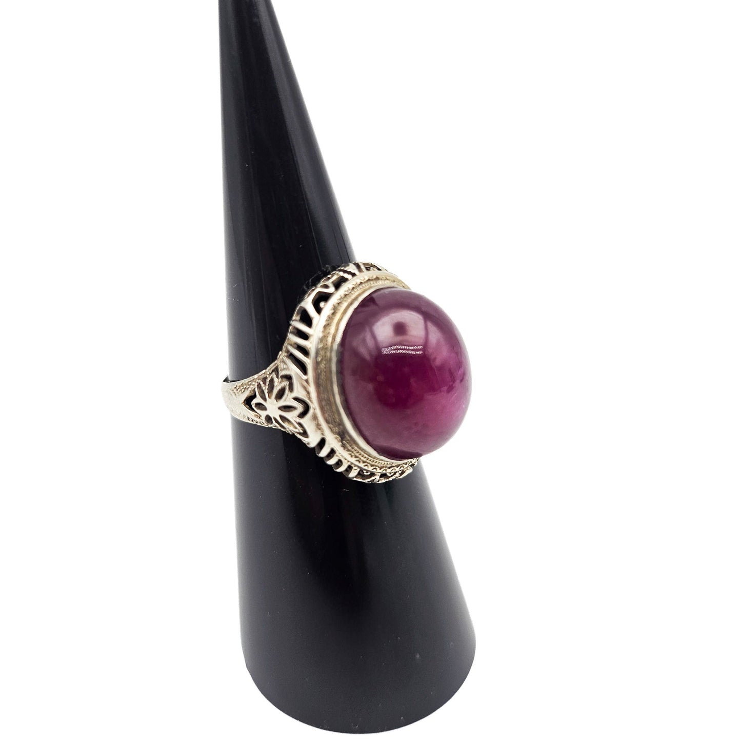 Ruby-Red Cabochon Filigree Ring | Stamped 14K Estate Jewelry