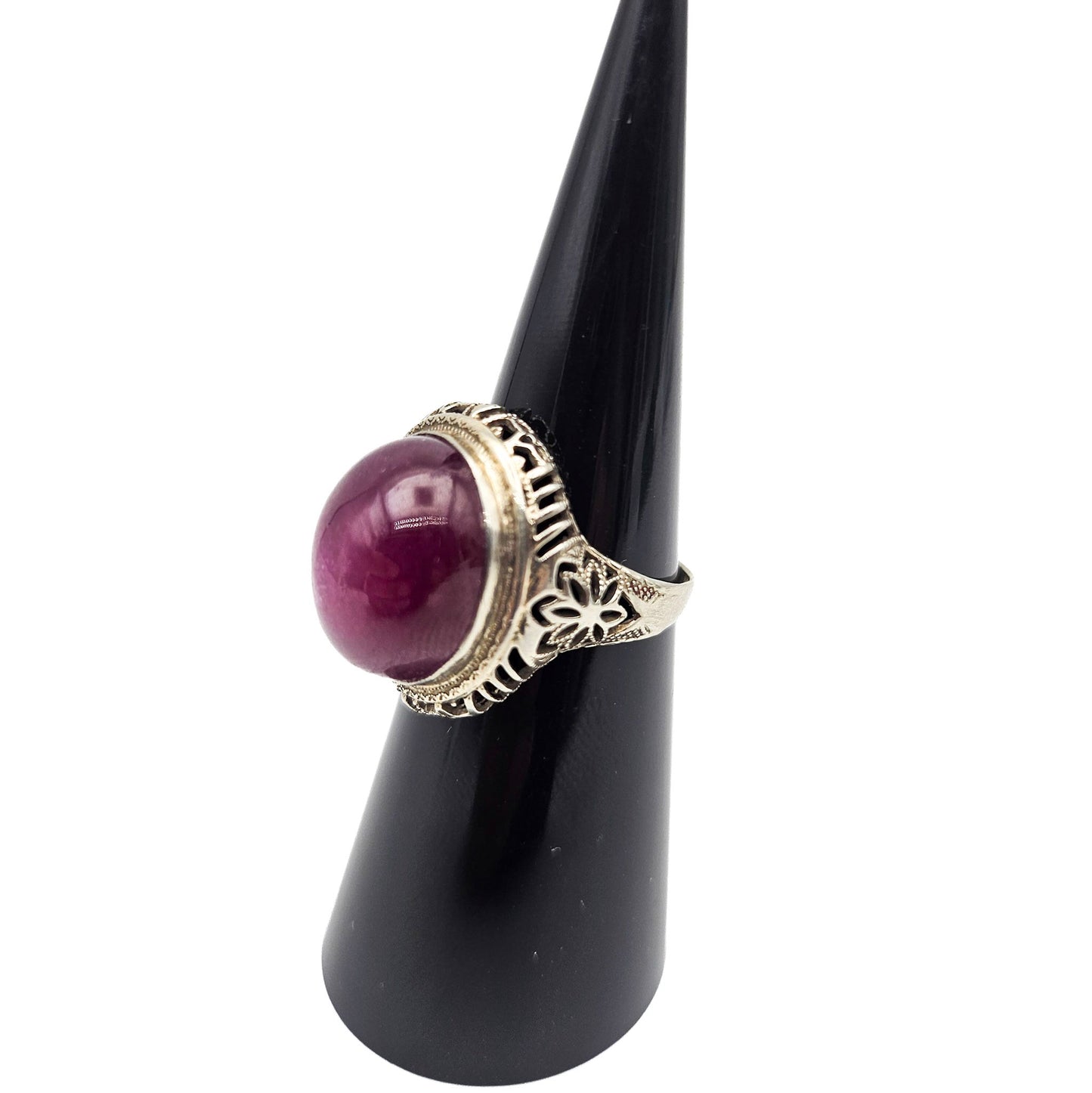 Ruby-Red Cabochon Filigree Ring | Stamped 14K Estate Jewelry