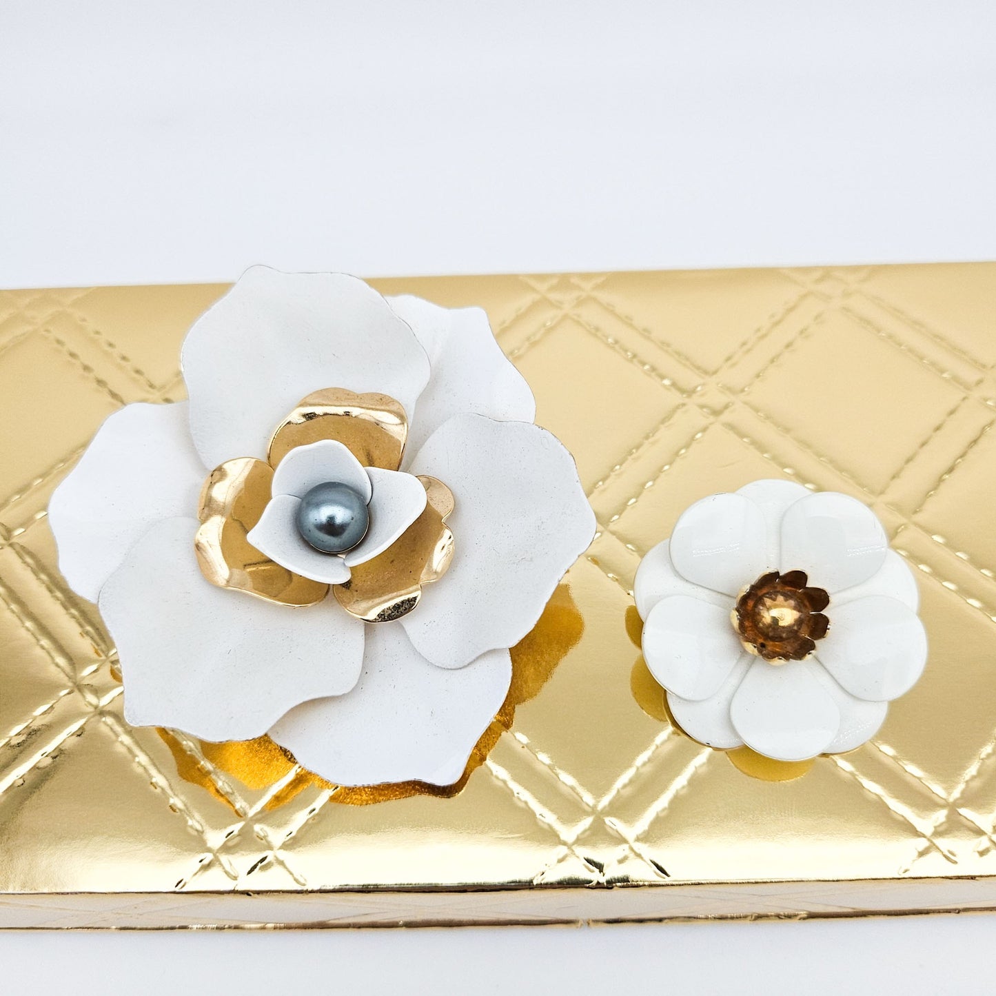 Signed Sarah Coventry White Enamel Flower Brooch Set