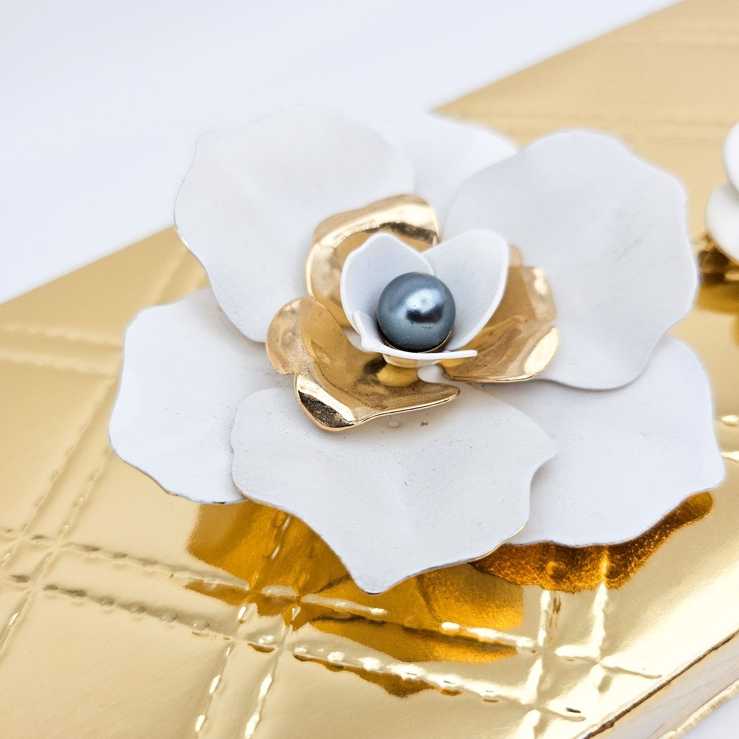 Signed Sarah Coventry White Enamel Flower Brooch Set