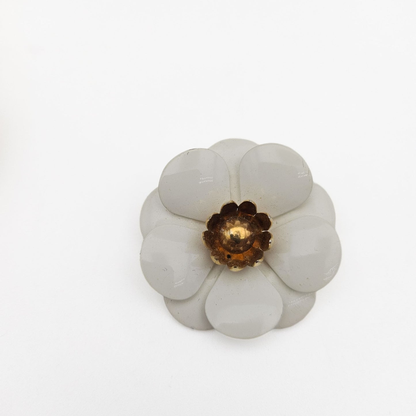 Signed Sarah Coventry White Enamel Flower Brooch Set