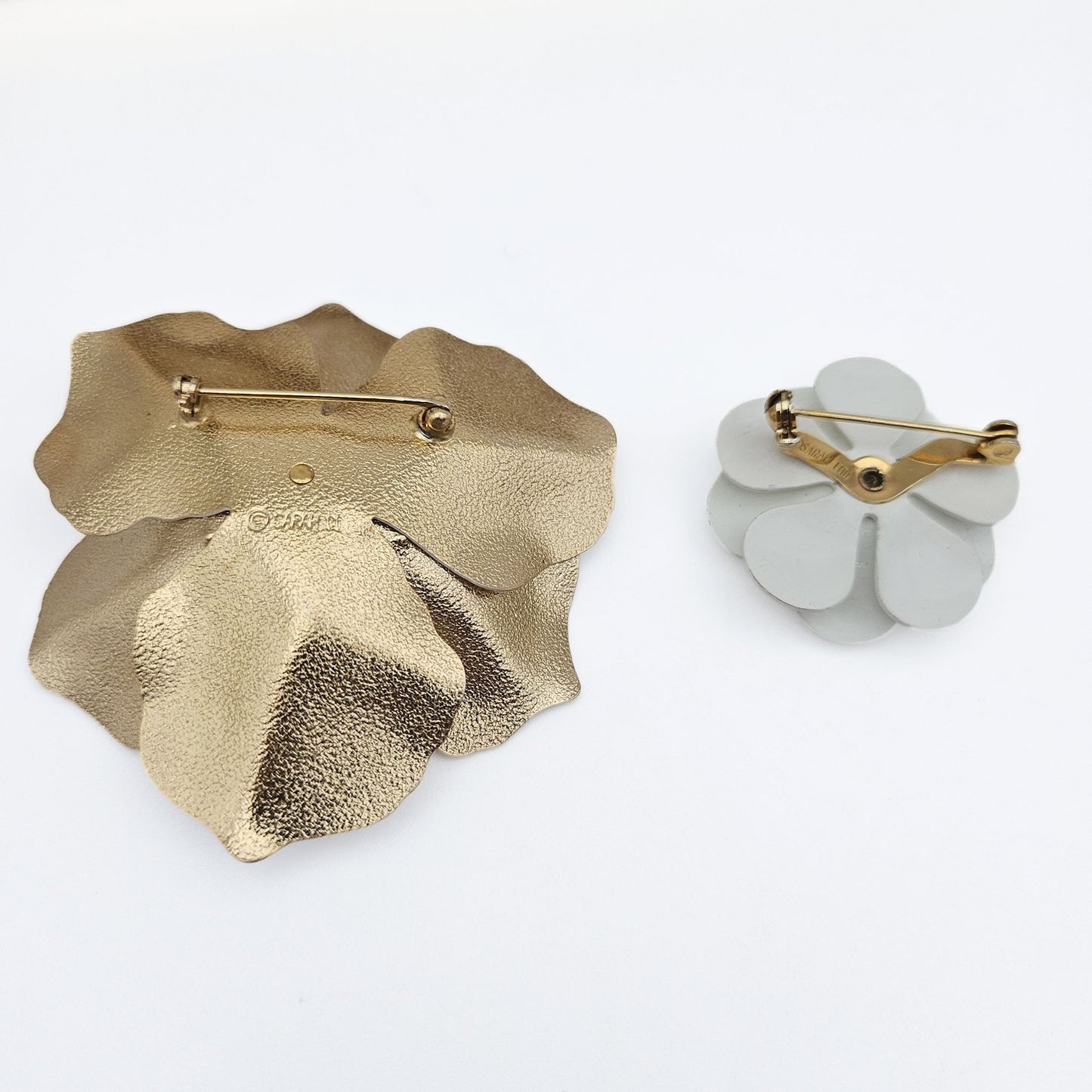 Signed Sarah Coventry White Enamel Flower Brooch Set