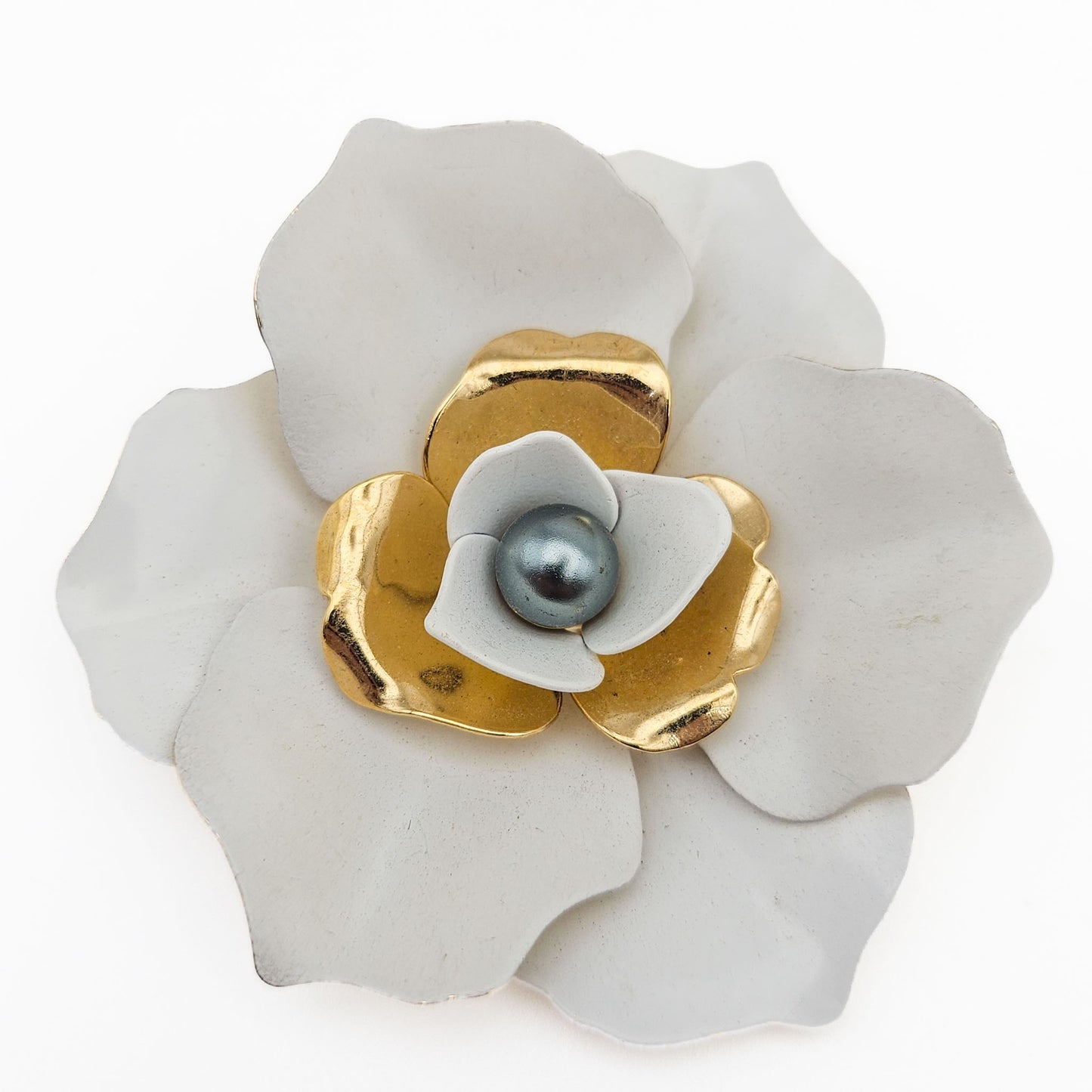 Signed Sarah Coventry White Enamel Flower Brooch Set