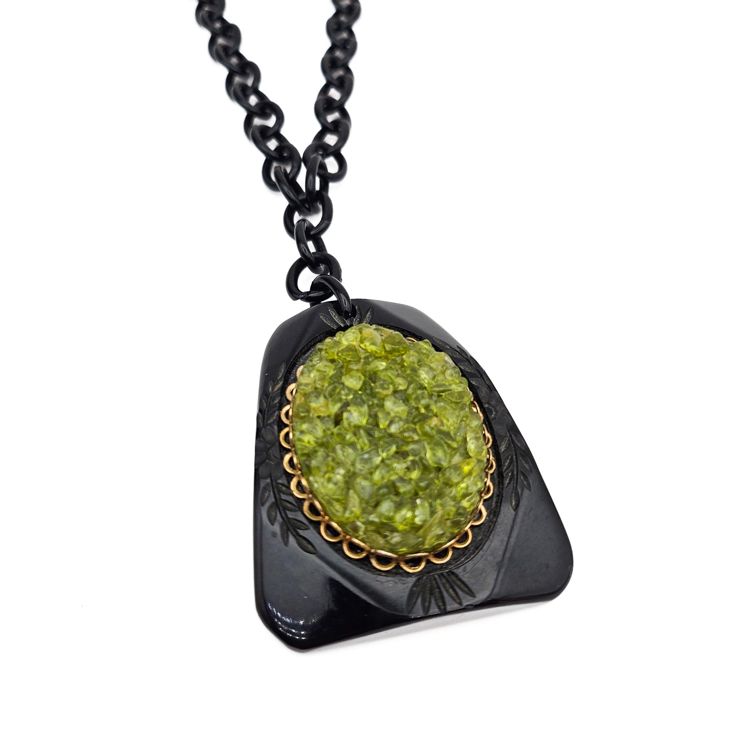 Black Vintage Plastic Chain & Peridot Cameo Pendant Necklace